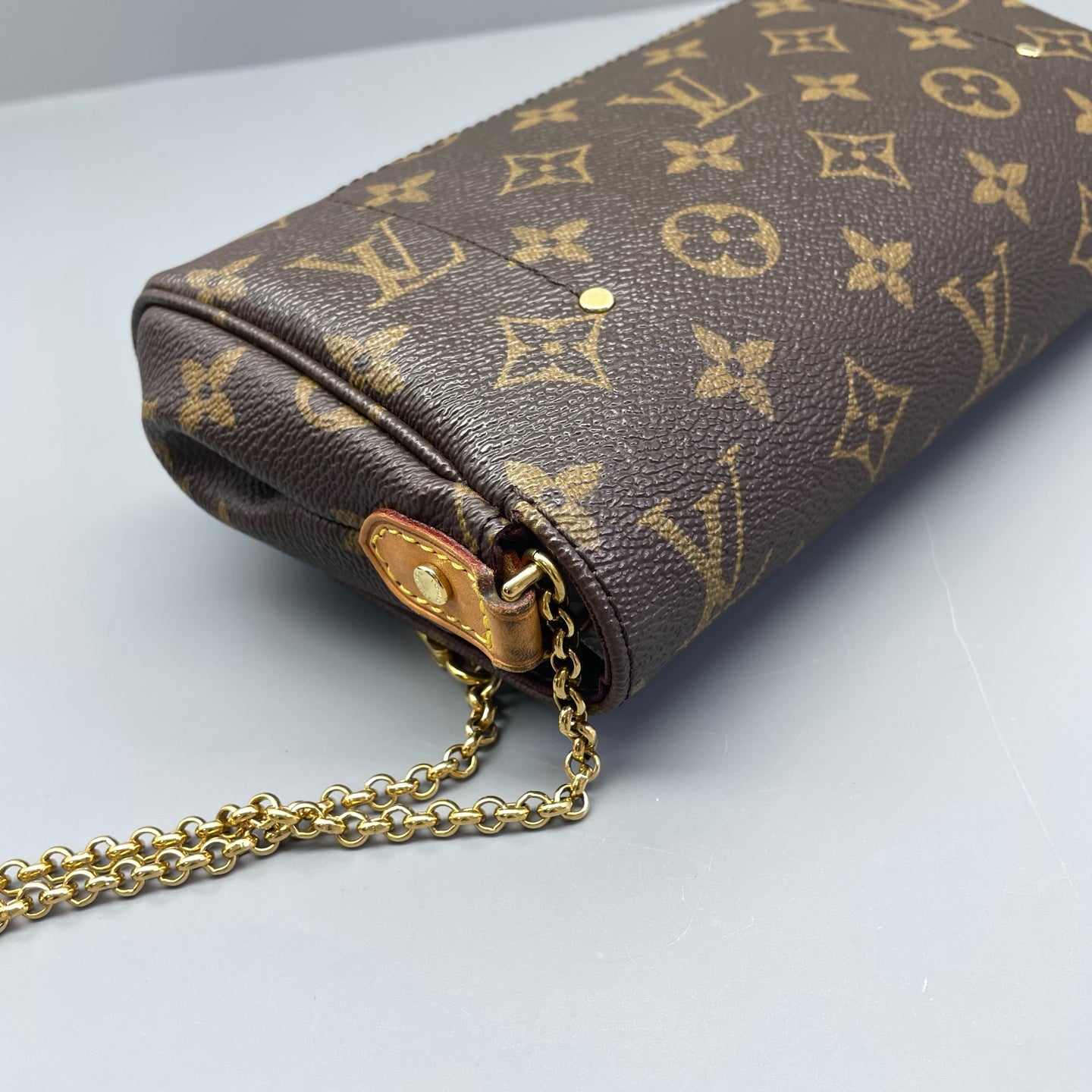 Louis Vuitton - Favorite PM - Monogram coated canvas with Vachetta leather trim - Brown - (small)