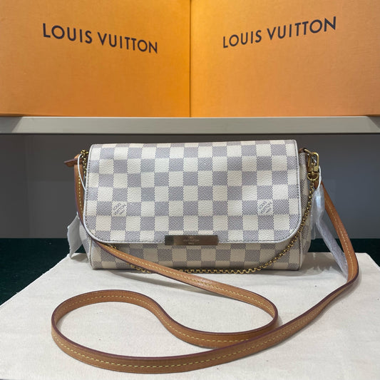 Louis Vuitton - Favorite MM - Damier Azur coated canvas with Vachetta leather trim - White - (Mini)
