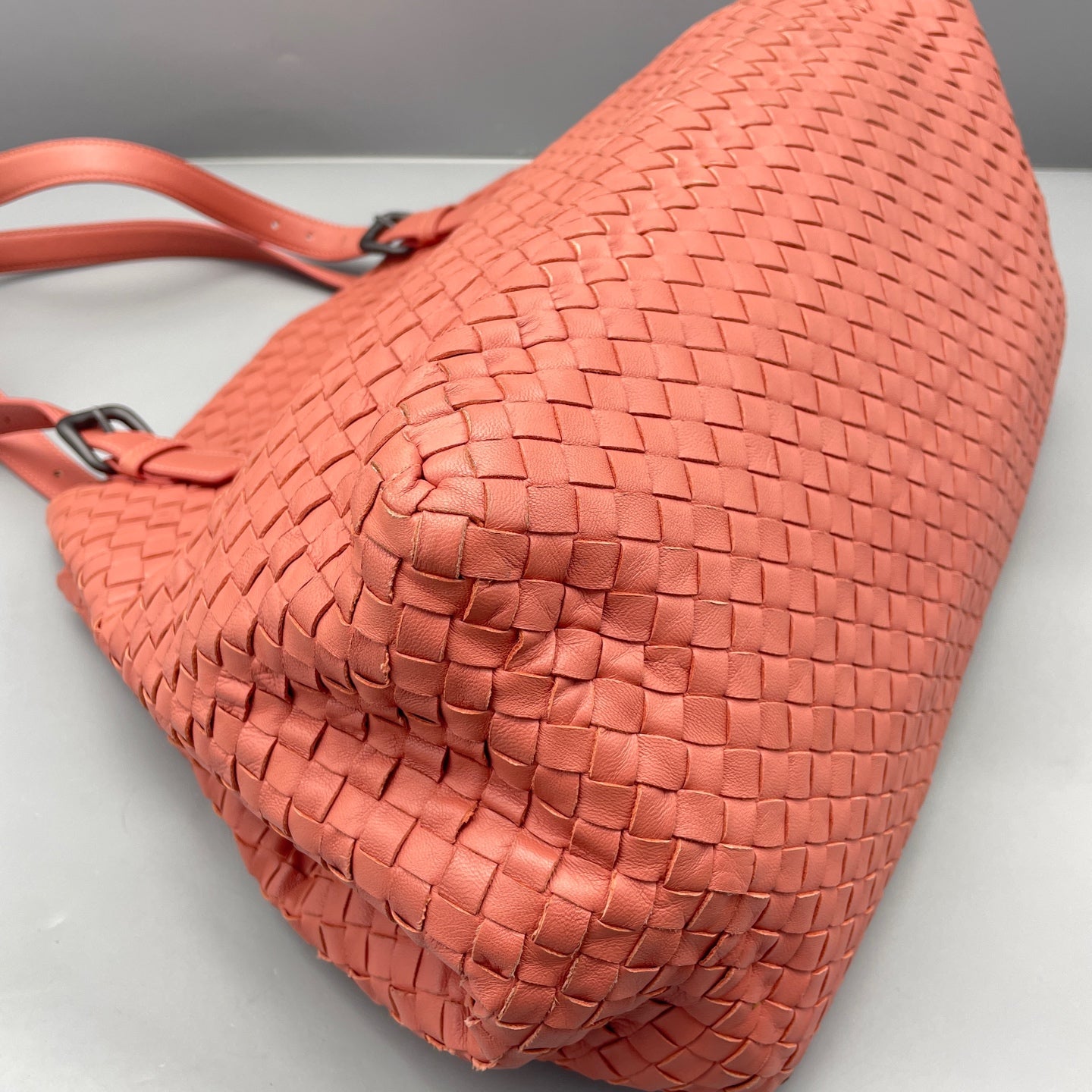 Bottega Veneta - Intrecciato Woven Tote Bag - Leather - Pink - (medium)