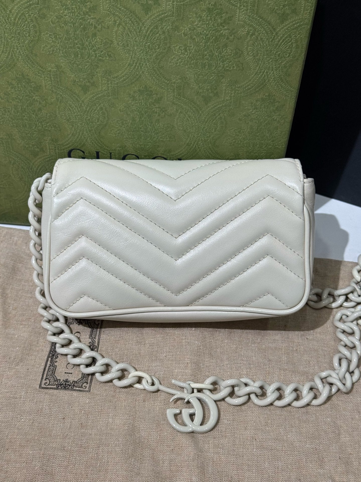 Gucci - GG Marmont Super Mini Bag with Resin Chain - Leather - White - (mini)