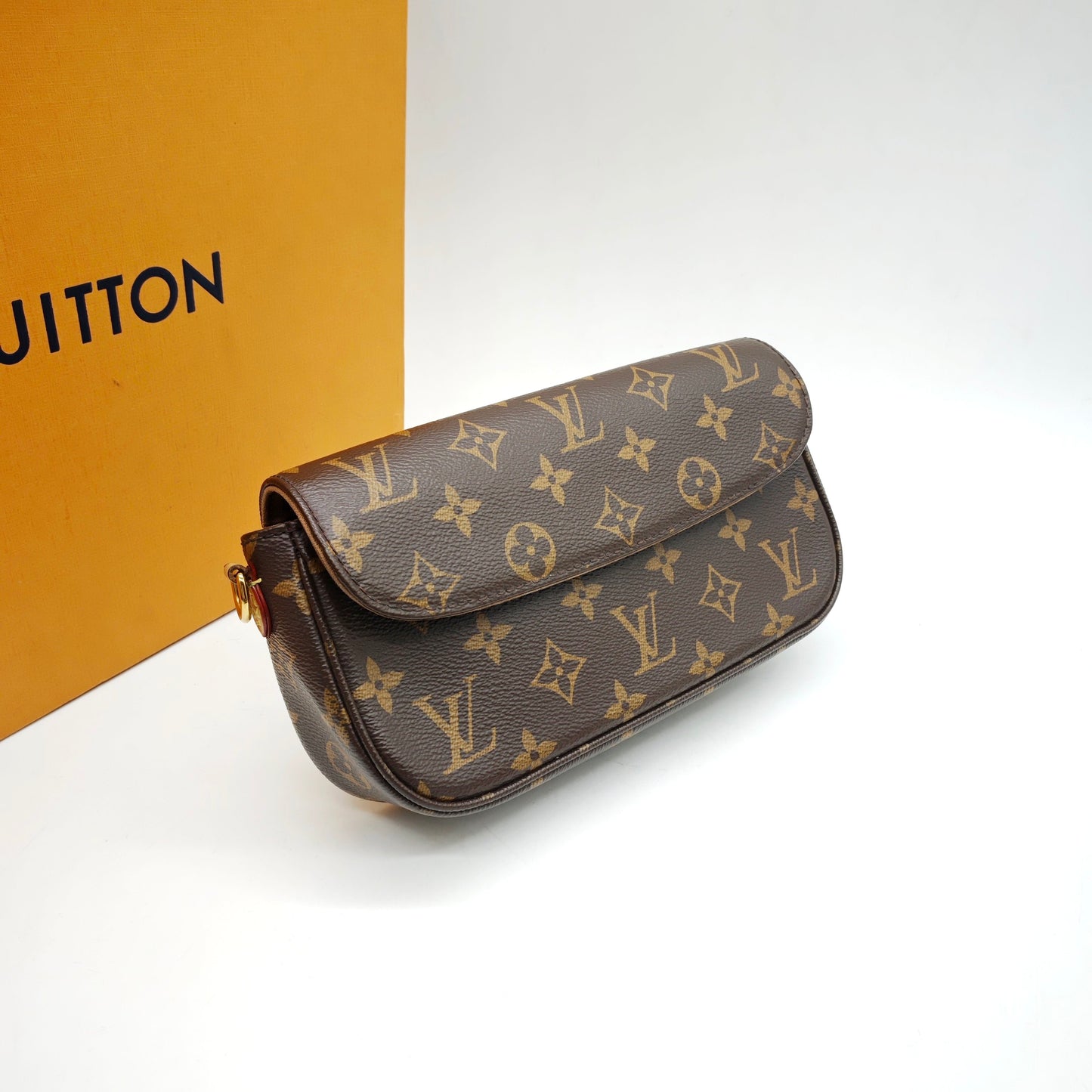 Louis Vuitton - Ivy - Monogram coated canvas with Vachetta leather trim - Brown - (mini)