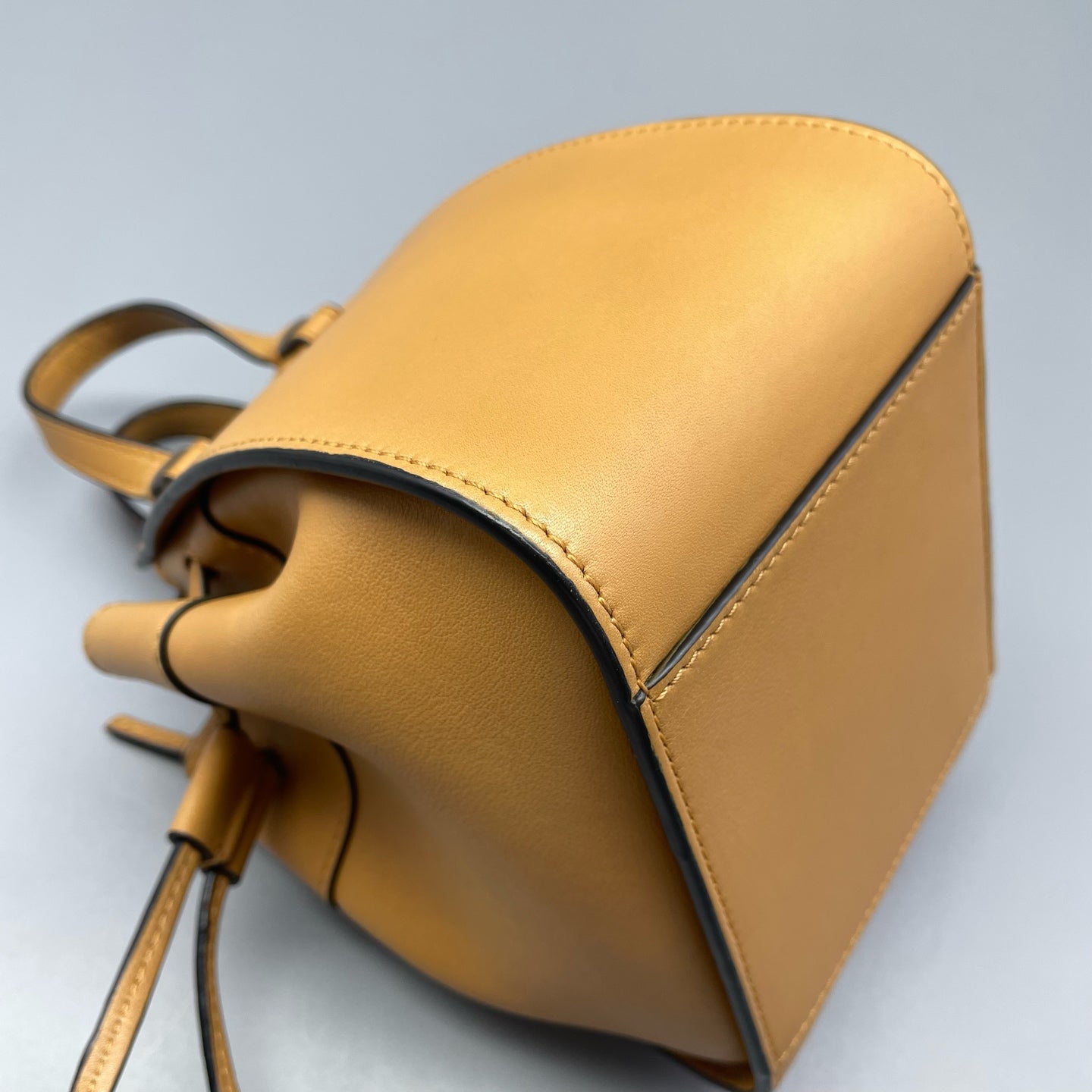 Loewe - Hammock Mini Bag - Calfskin leather - Caramel - (mini)