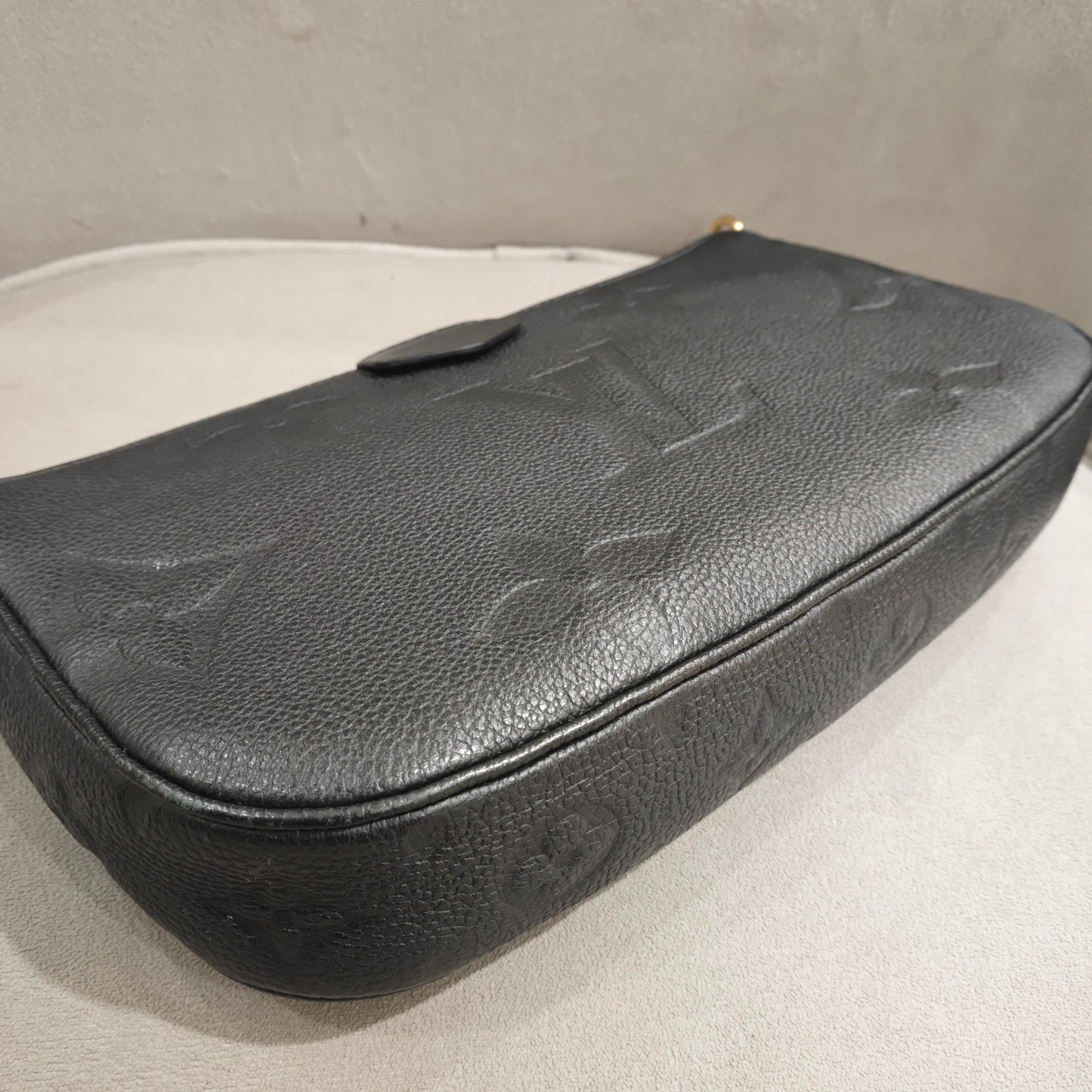 Louis Vuitton - Multi Pochette Accessoires - Monogram Empreinte Leather - Black - (medium)