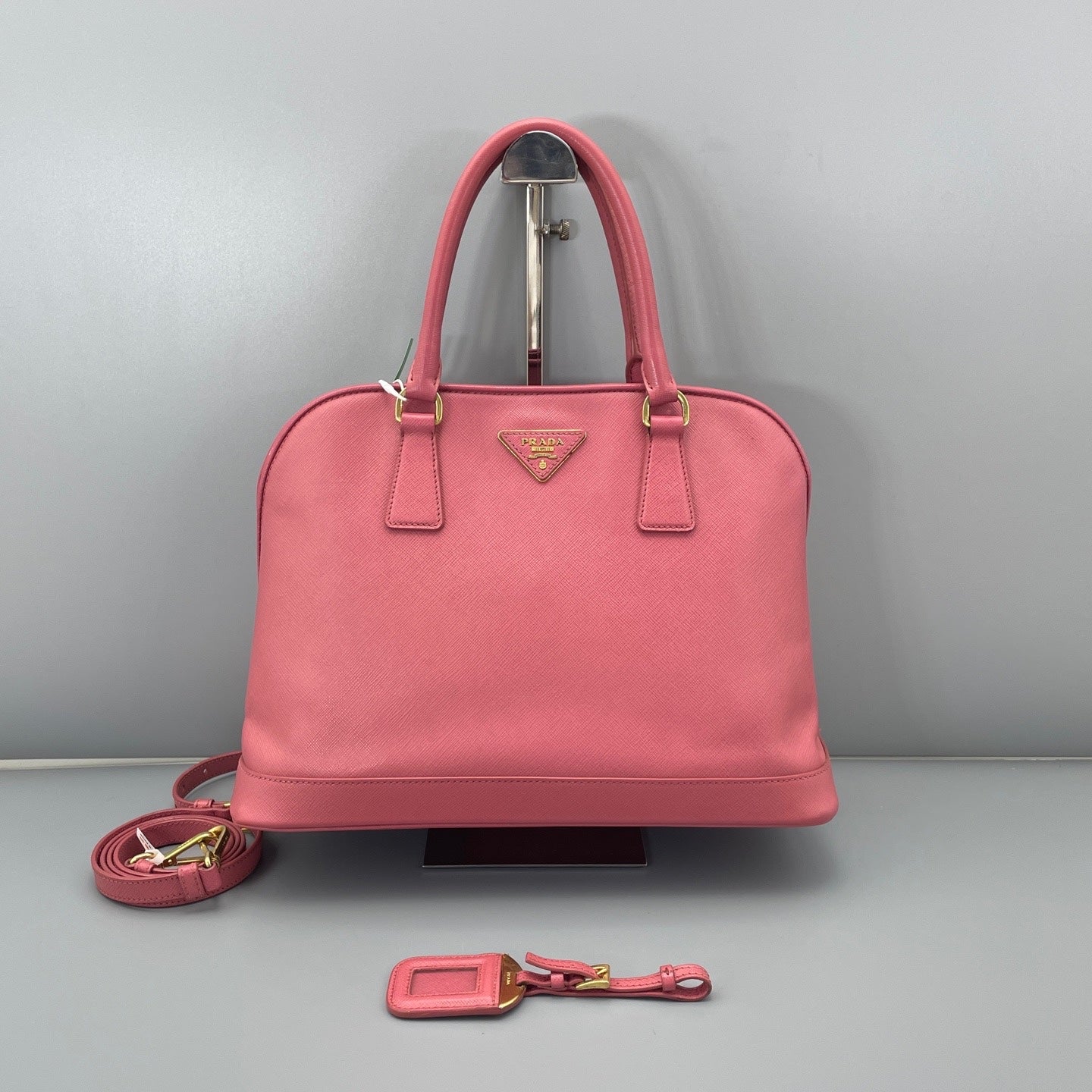 Prada - Saffiano Dome Satchel - Saffiano leather - Pink - (medium)
