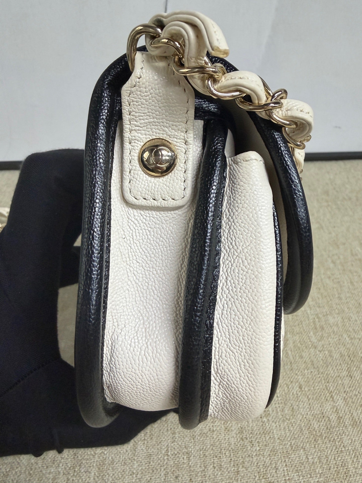 Chanel - Color-block Saddle Mini Flap Bag - Caviar leather - Multicolour - (Mini)