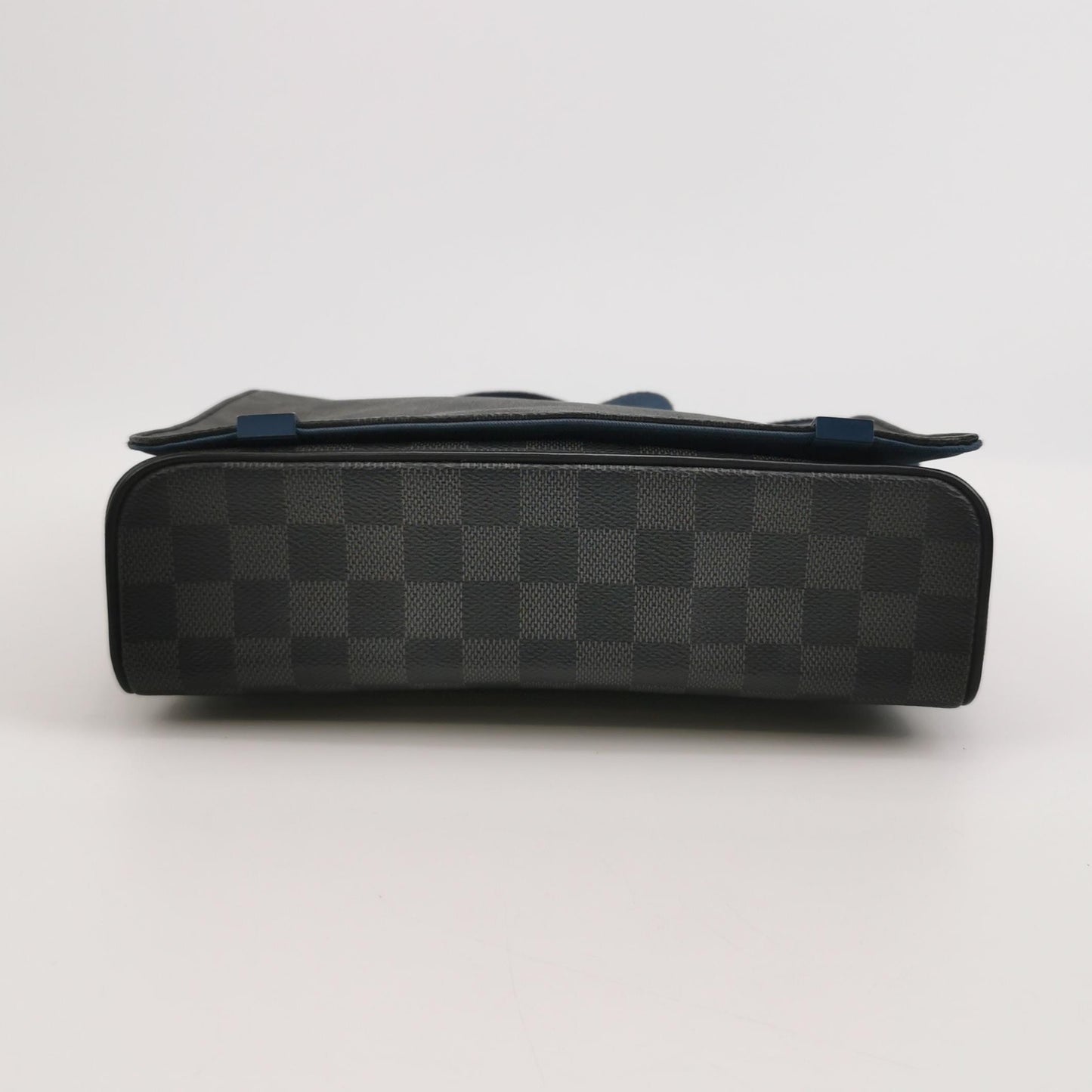 Louis Vuitton - District Messenger PM Bag - Damier Graphite coated canvas with leather trim - Grey - (medium)