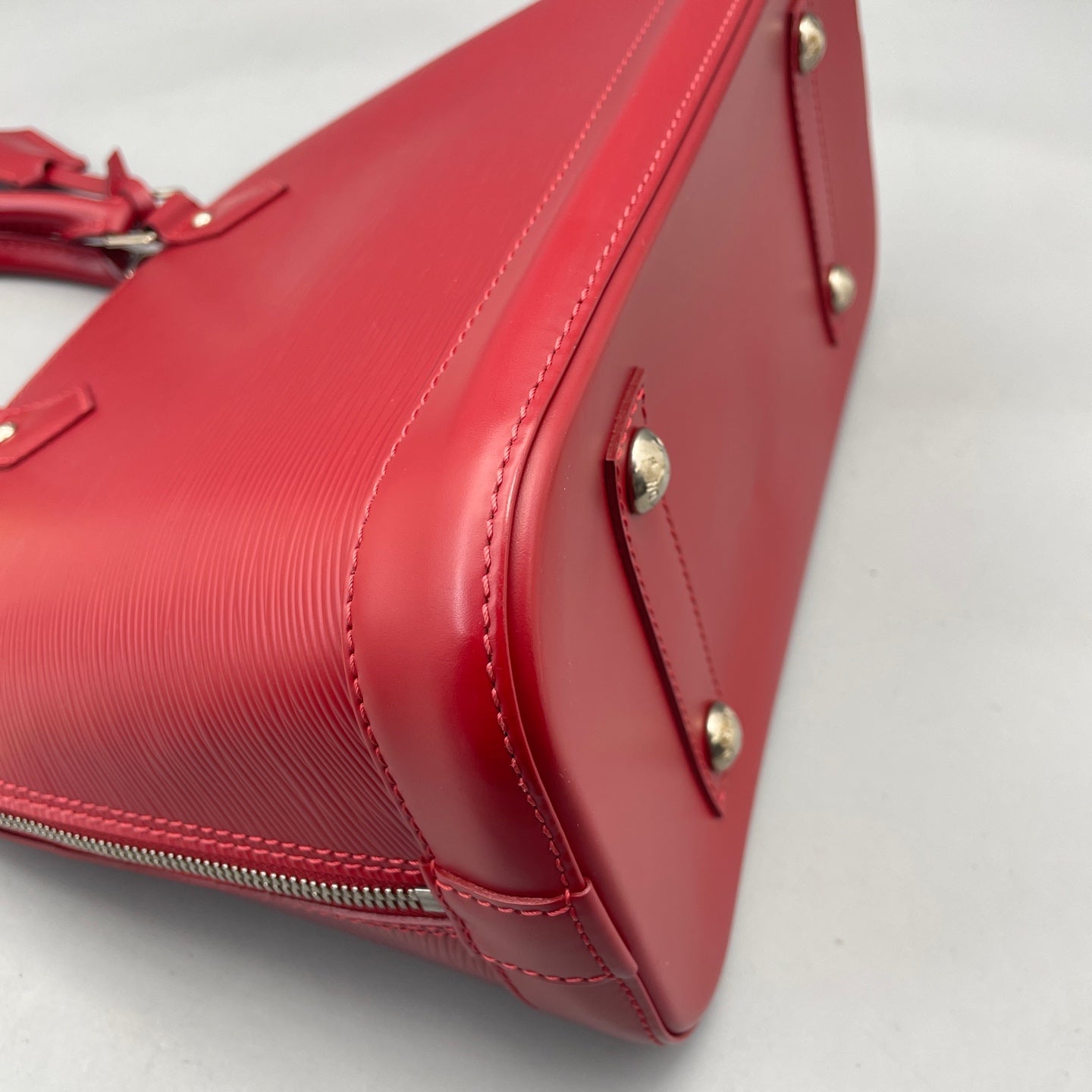 Louis Vuitton - Alma PM - Epi leather - Red - (medium)