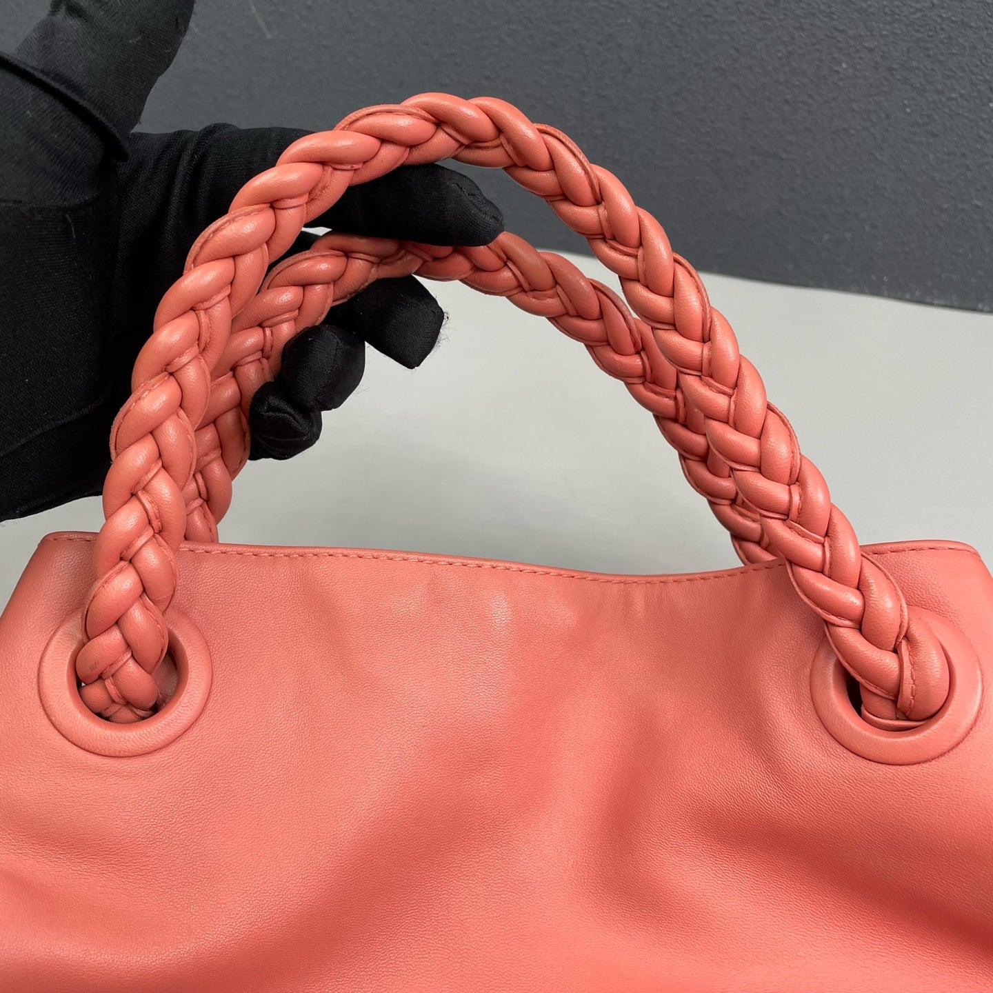 Bottega Veneta - Intrecciato Tote Bag - Leather - Pink - (Large)