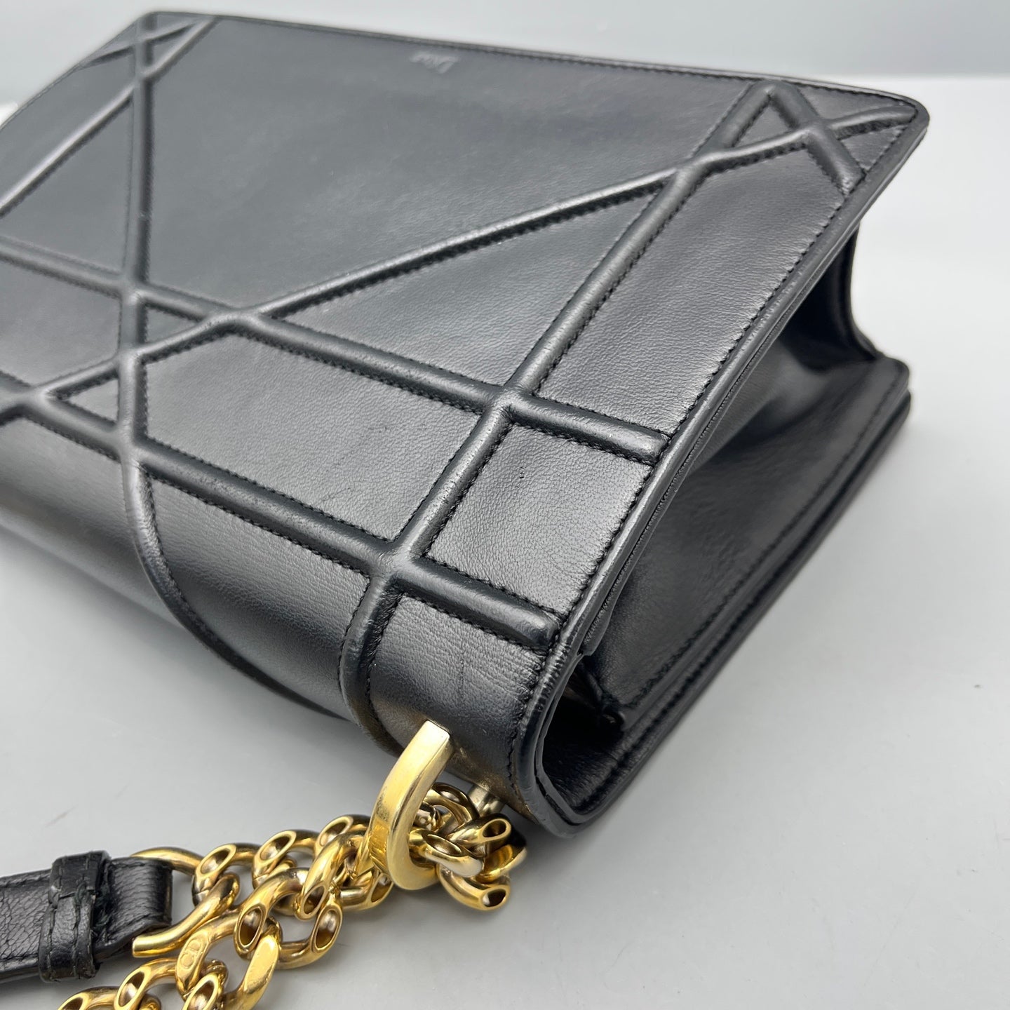 Dior - Diorama Bag - Grained Calfskin Leather - Black with Gold-Tone Hardware - (medium)