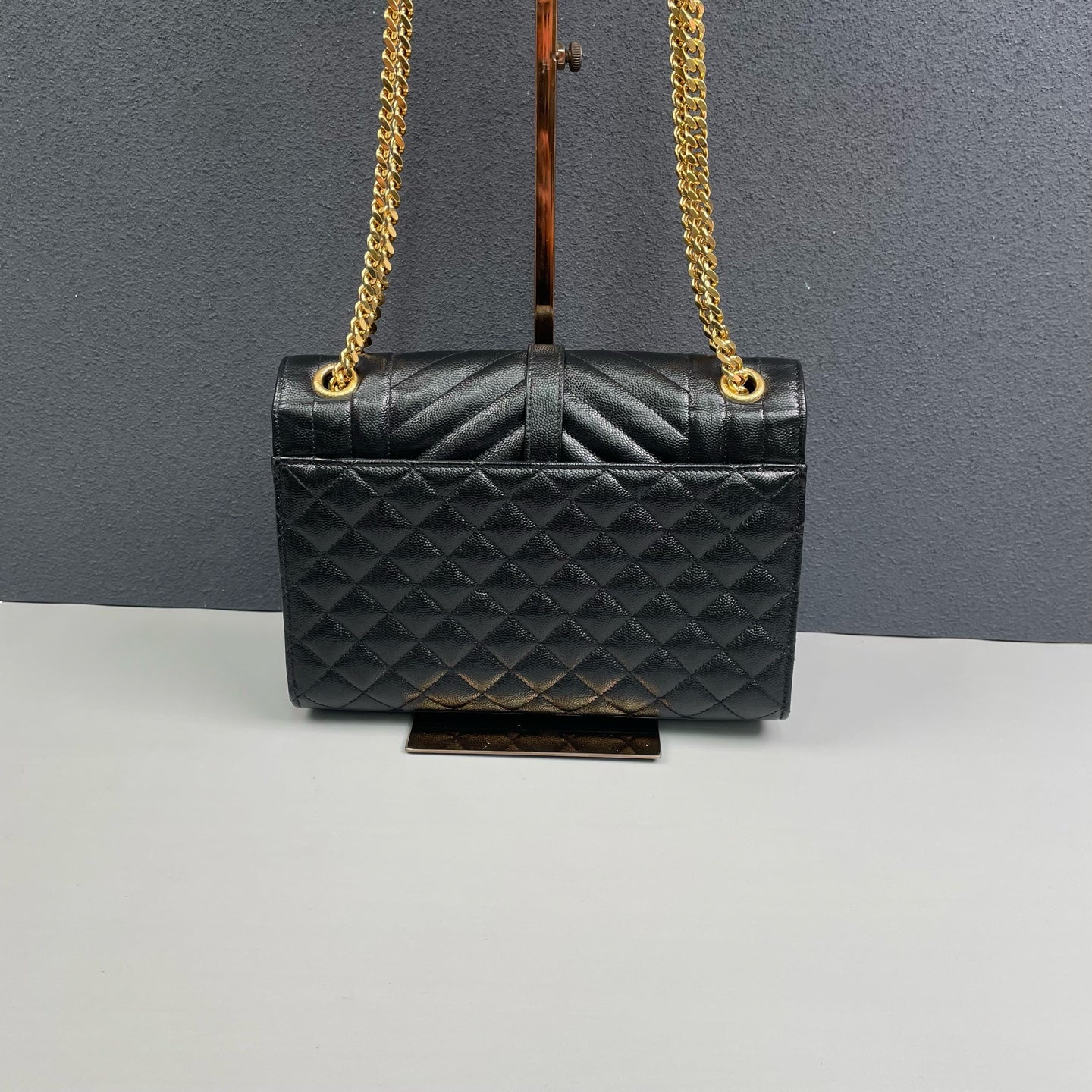 Saint Laurent - Envelope Chain Bag - Caviar cowhide leather - Black with Gold-Tone Hardware - (medium)
