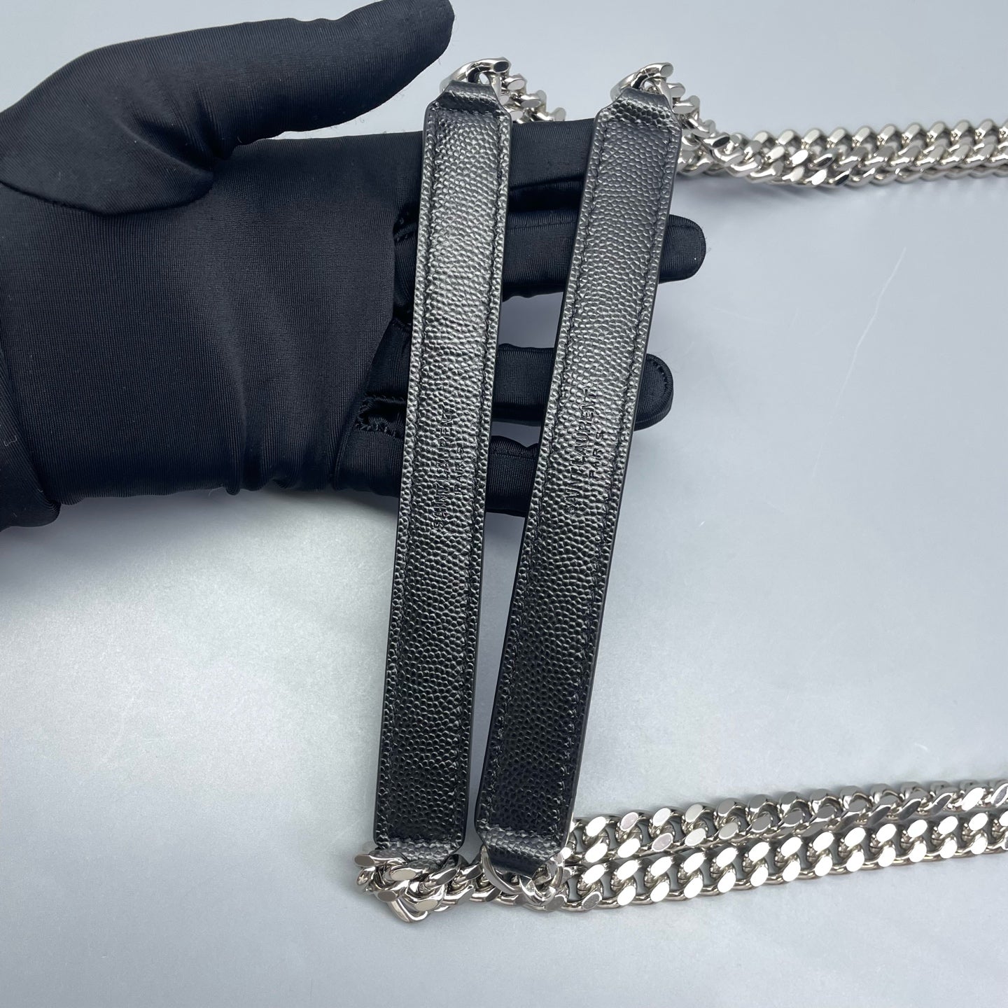 Saint Laurent - Envelope Bag Medium - Grained de Poudre Embossed Leather - Black - (medium)