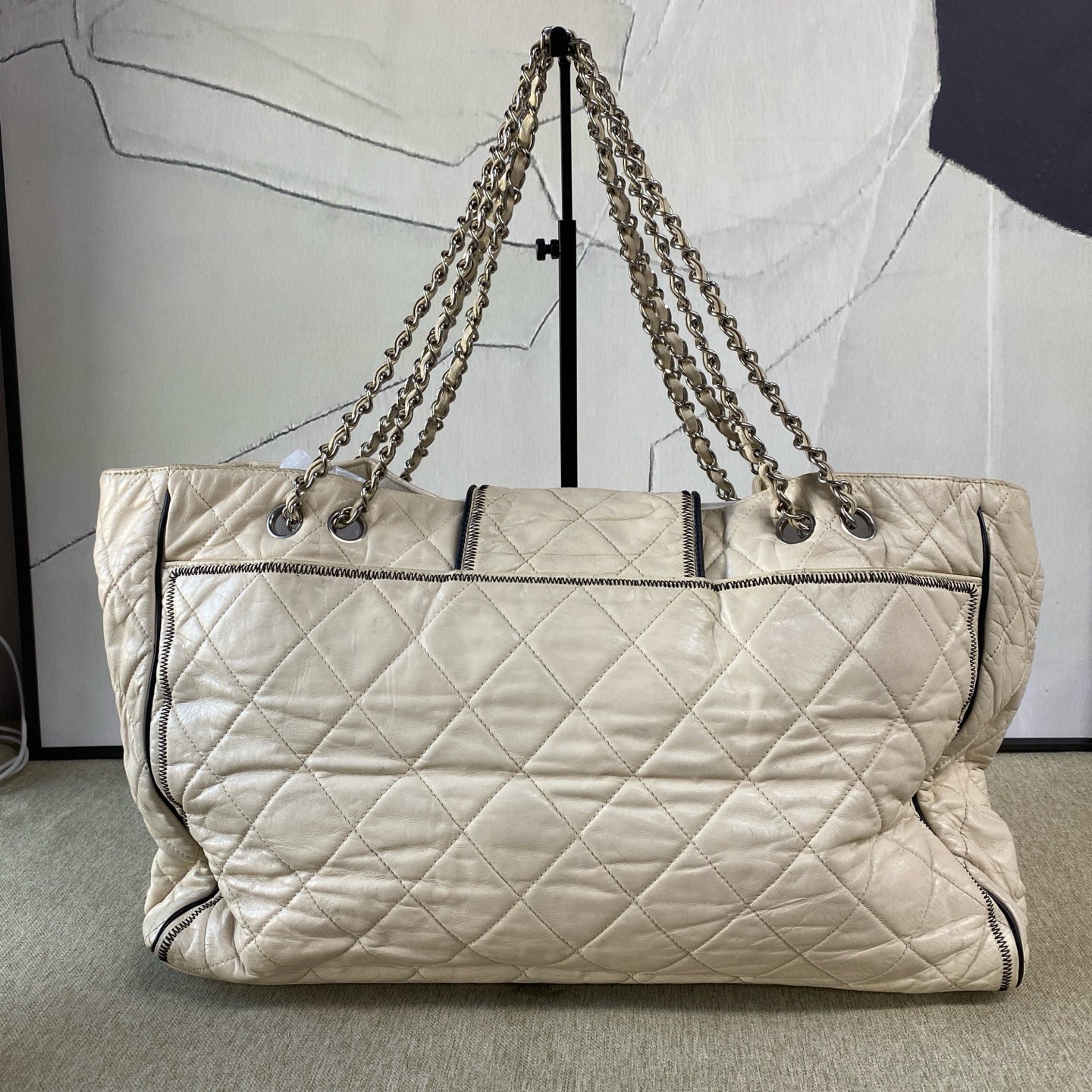 Chanel - 2.55 Airport Bag - Distressed lambskin leather - Beige - (extra-large)