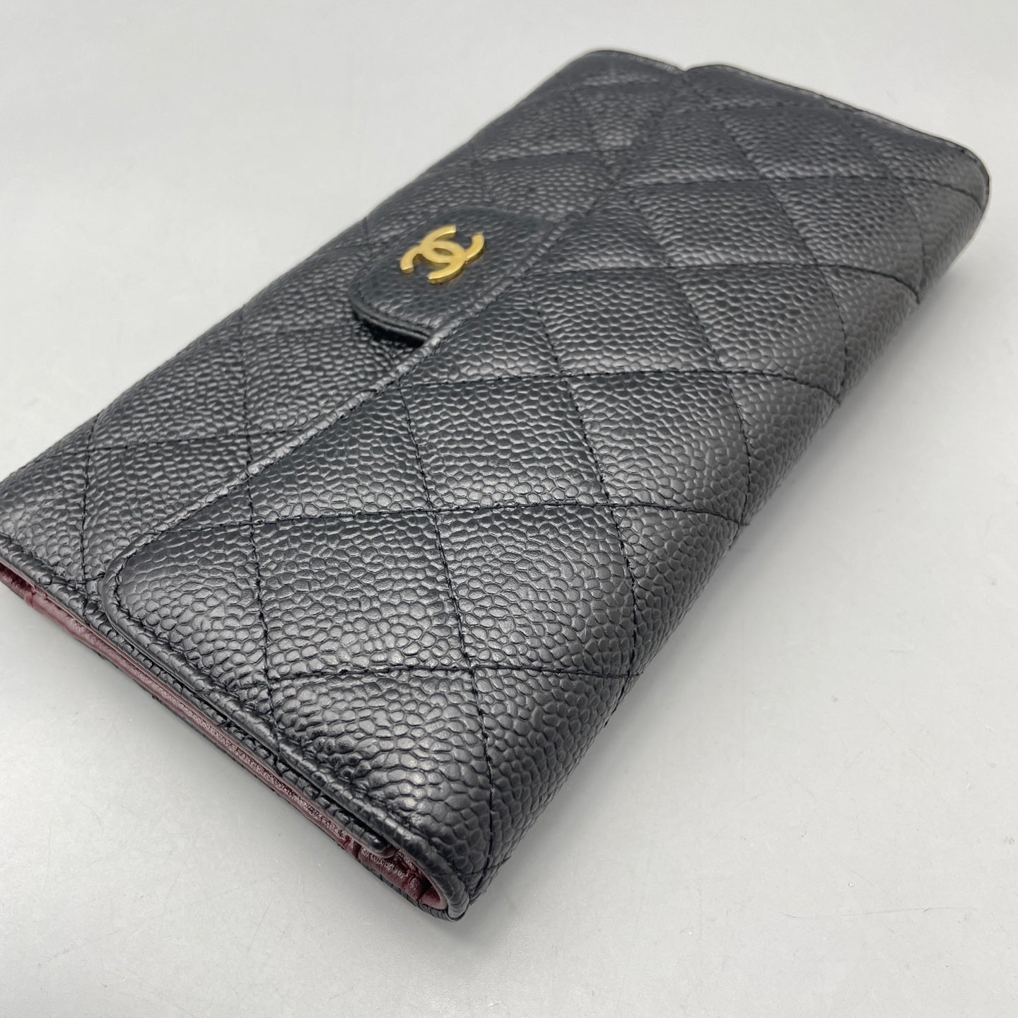 Chanel - Classic Flap Long Tri-Fold Wallet - Caviar leather - Black - (Medium)