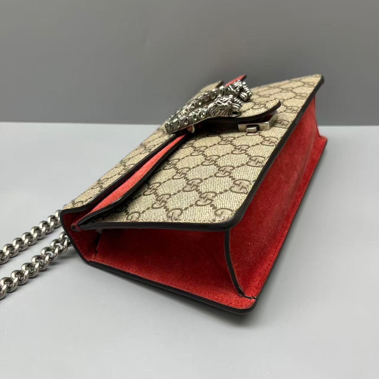 Gucci - Dionysus Medium Chain Shoulder Bag - GG Supreme canvas with suede trim - Beige and Red with Silver-Tone Hardware - (medium)