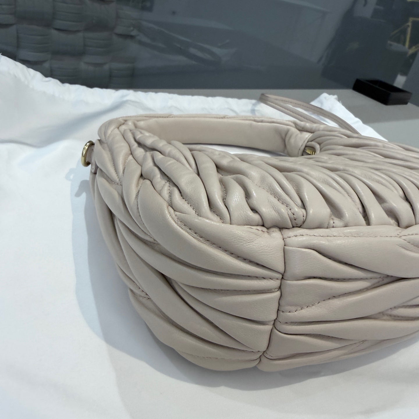 Miu Miu - Matelassé Hobo Shoulder Crossbody Bag - Leather - Pink - (Small)