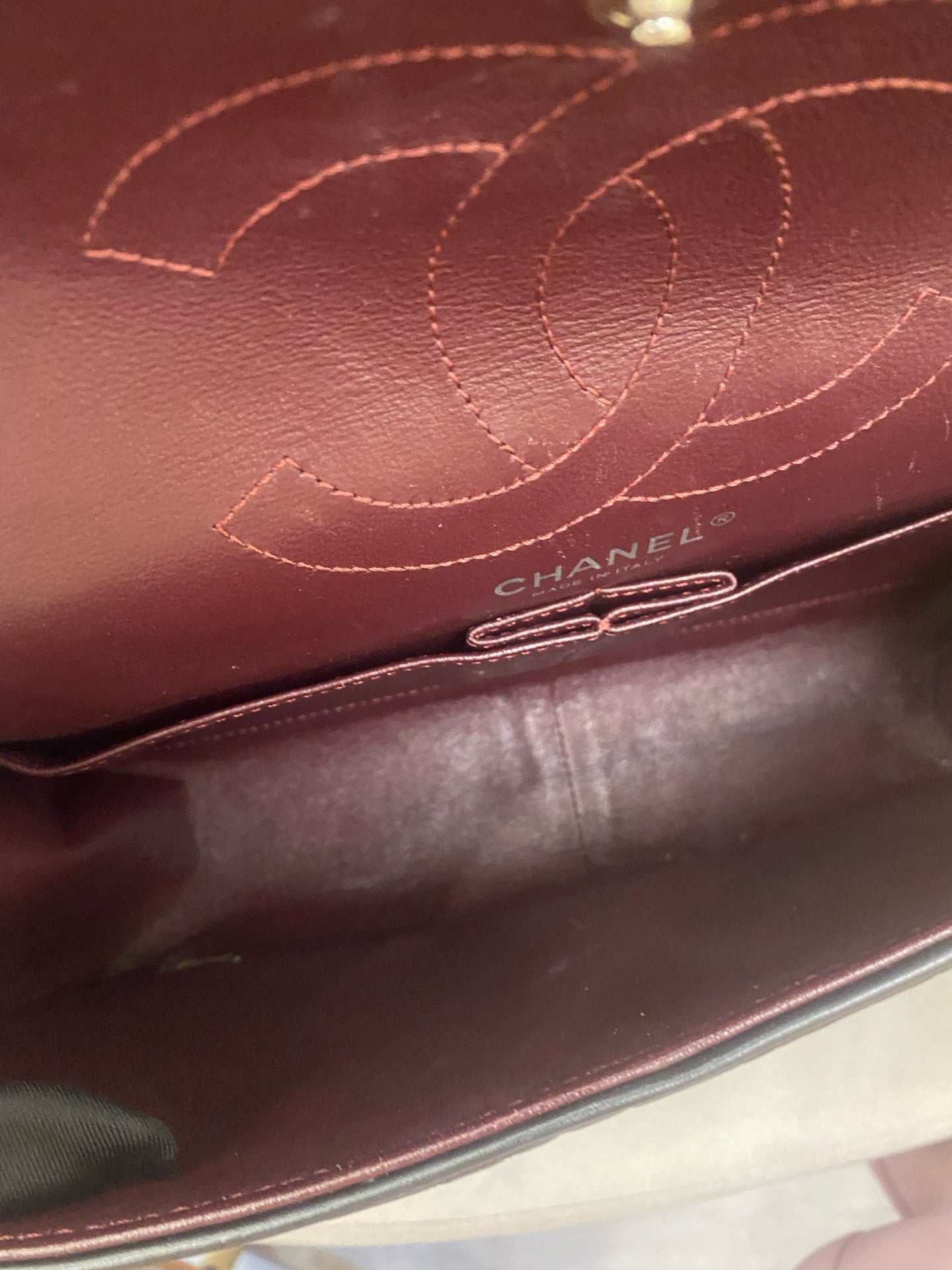 Chanel - 2.55 Reissue Flap Bag - Aged calfskin leather - Black - (Medium)