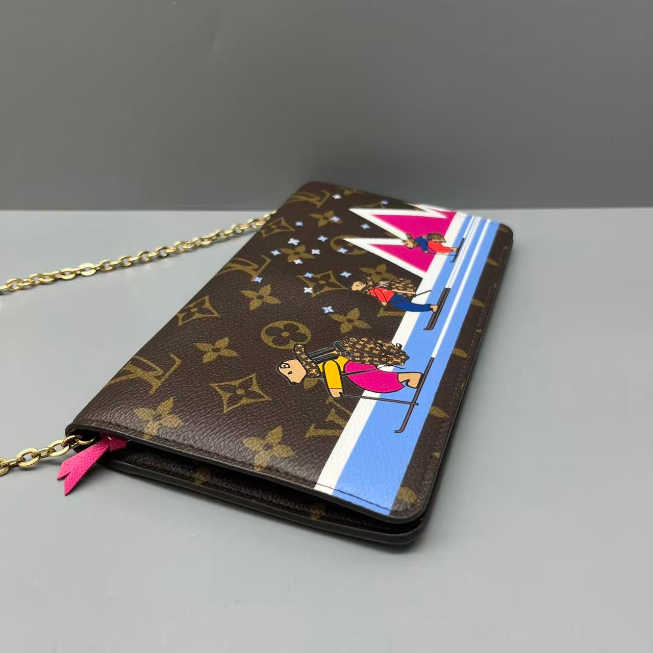 Louis Vuitton - Pochette Félicie Christmas Animation - Monogram coated canvas with leather trim - Brown with multicolour print - (mini)