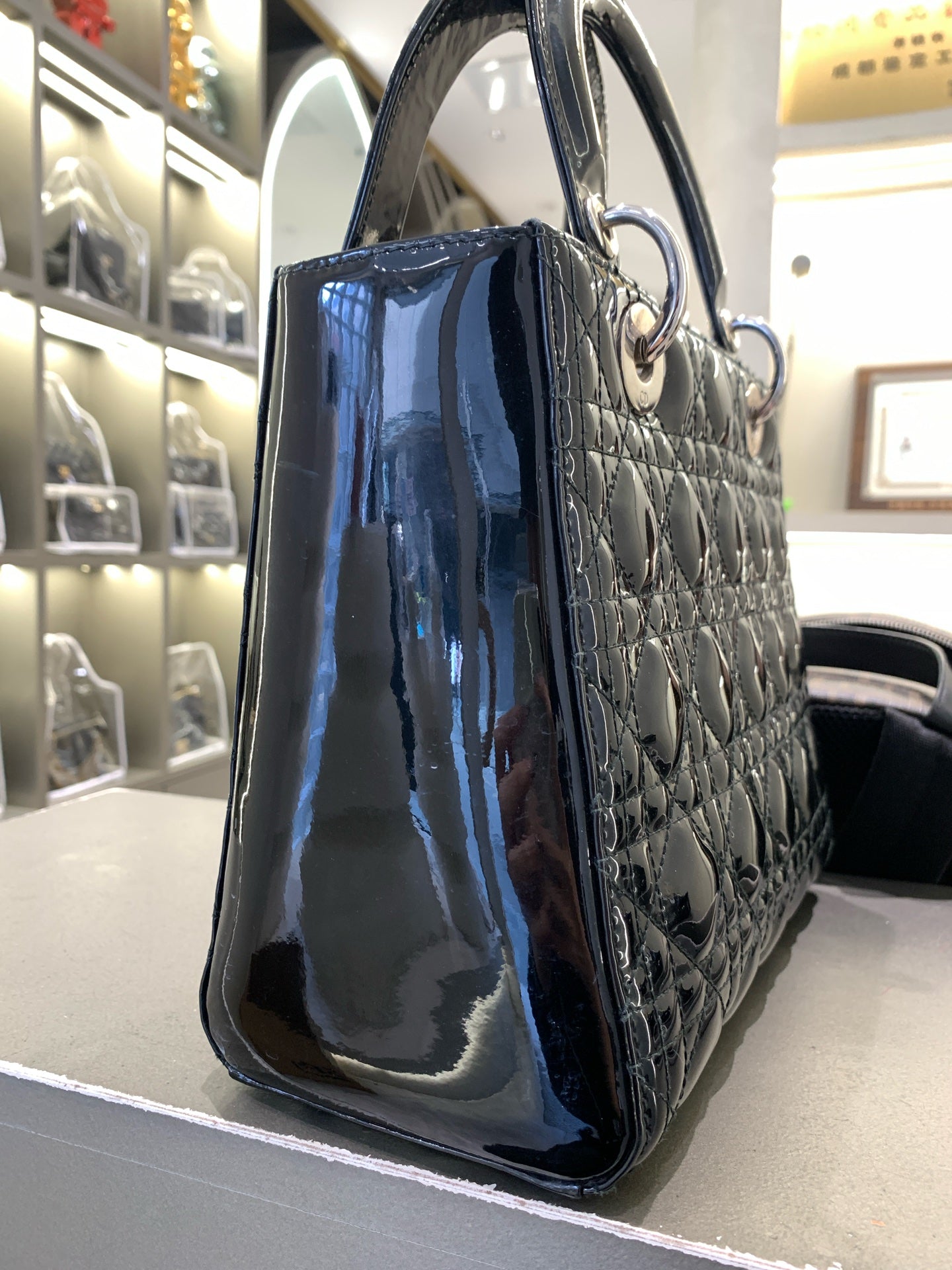 Dior - Lady Dior (5-Grid/Cannage) - Patent leather - Black - (Medium)
