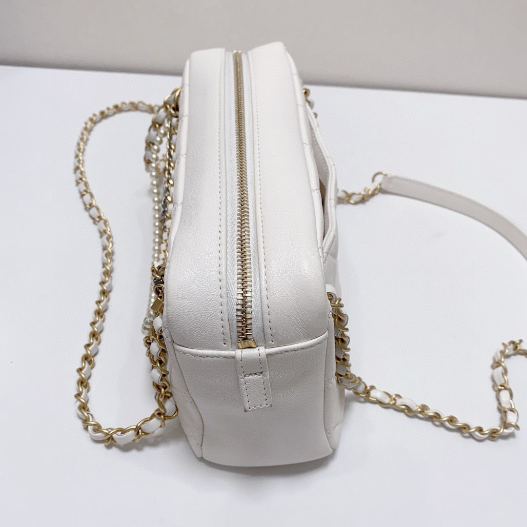 Chanel - Egypt Series Pearl Tassel Camera Bag - Lambskin leather - White - (small)