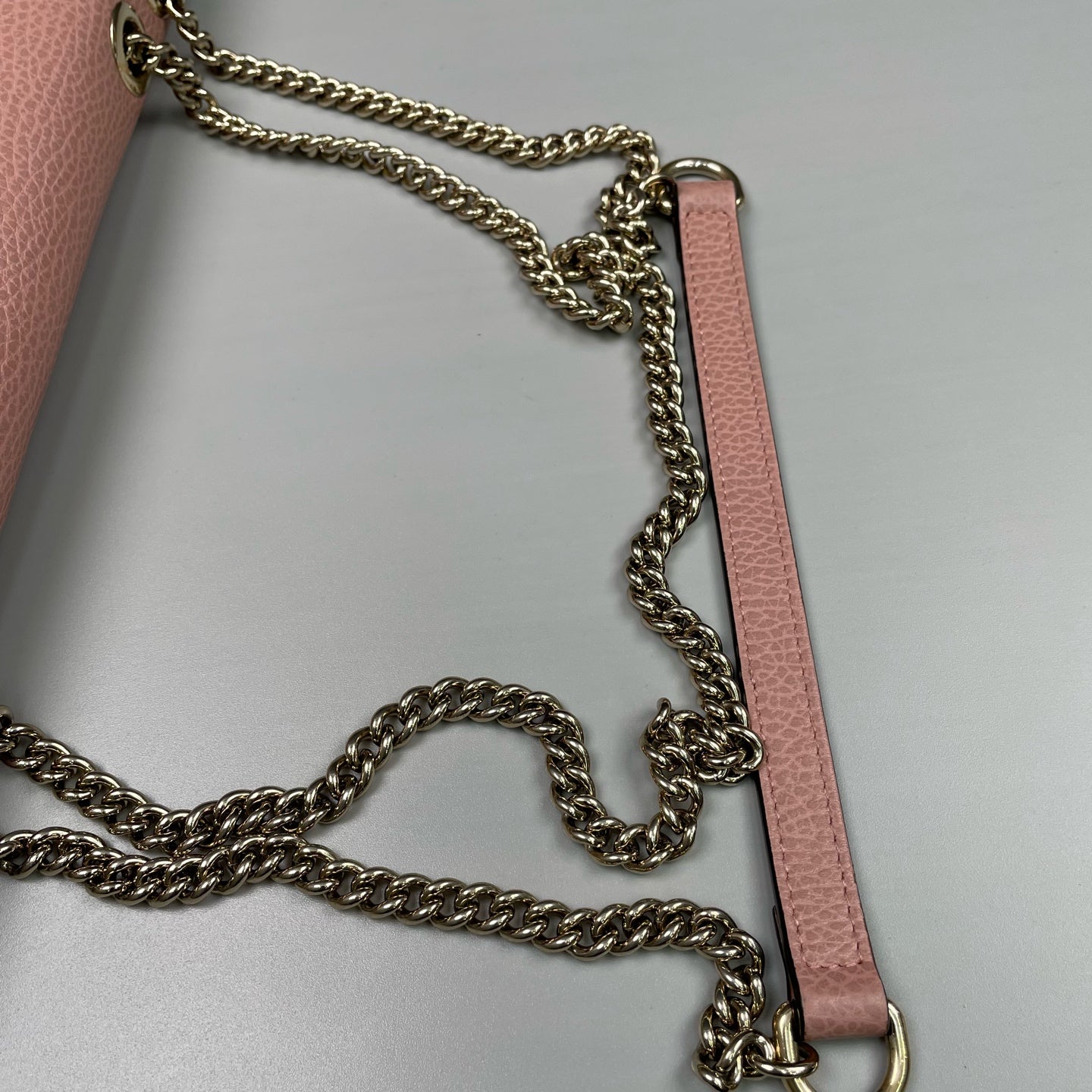 Gucci - Interlocking G Chain Shoulder Bag - Grained leather - Pink - (small)