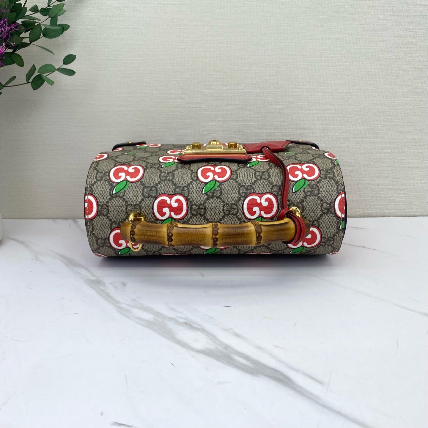 Gucci - Padlock Top Handle Bag with Apple Print - GG Supreme canvas with red leather trim and bamboo handle - Multicolour - (small)