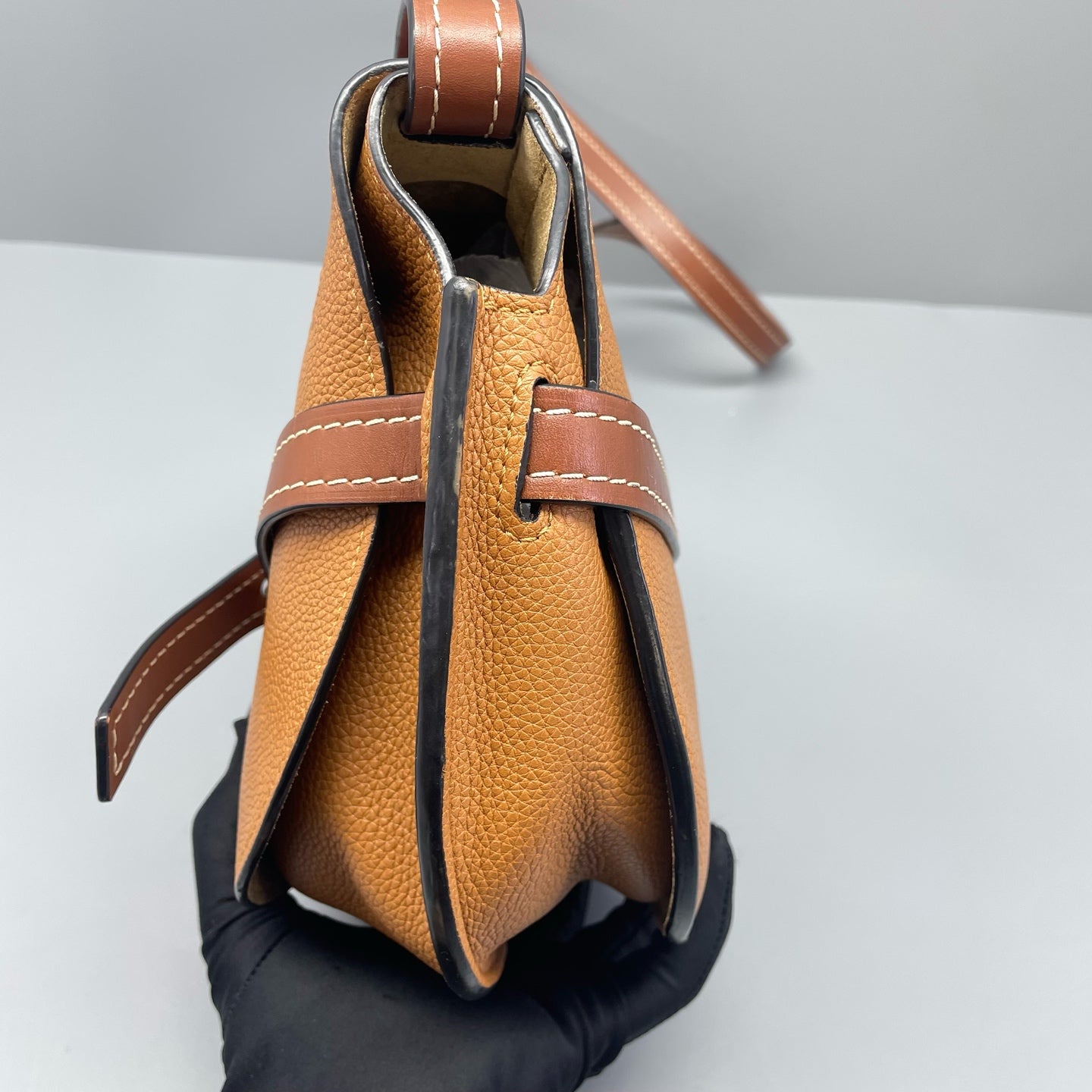 Loewe - Gate Small Saddle Bag - Grained calfskin leather - Caramel with contrasting brown accents - (Small)