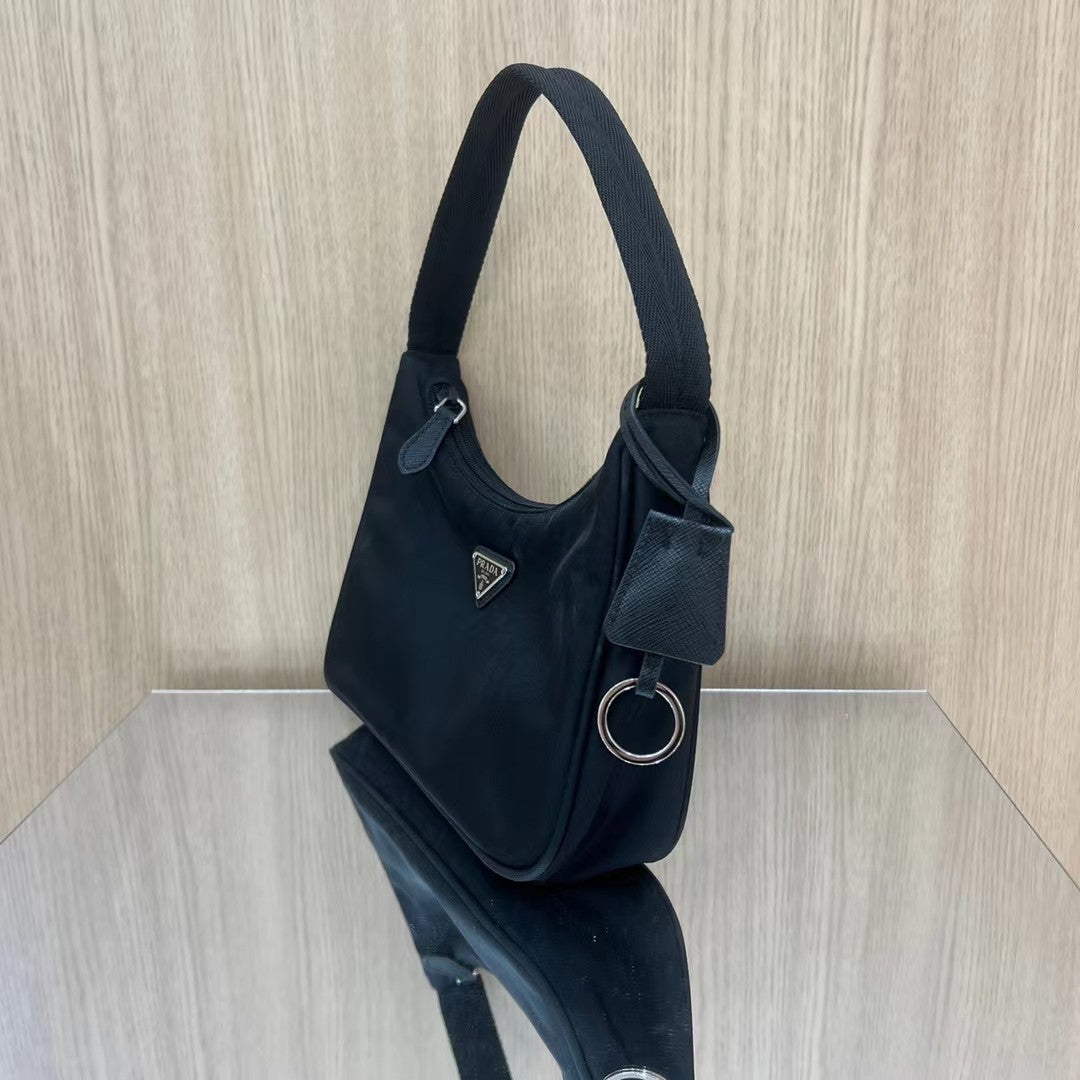 Prada - Re-Edition 2000 Hobo - Recycled nylon - Black - (mini)