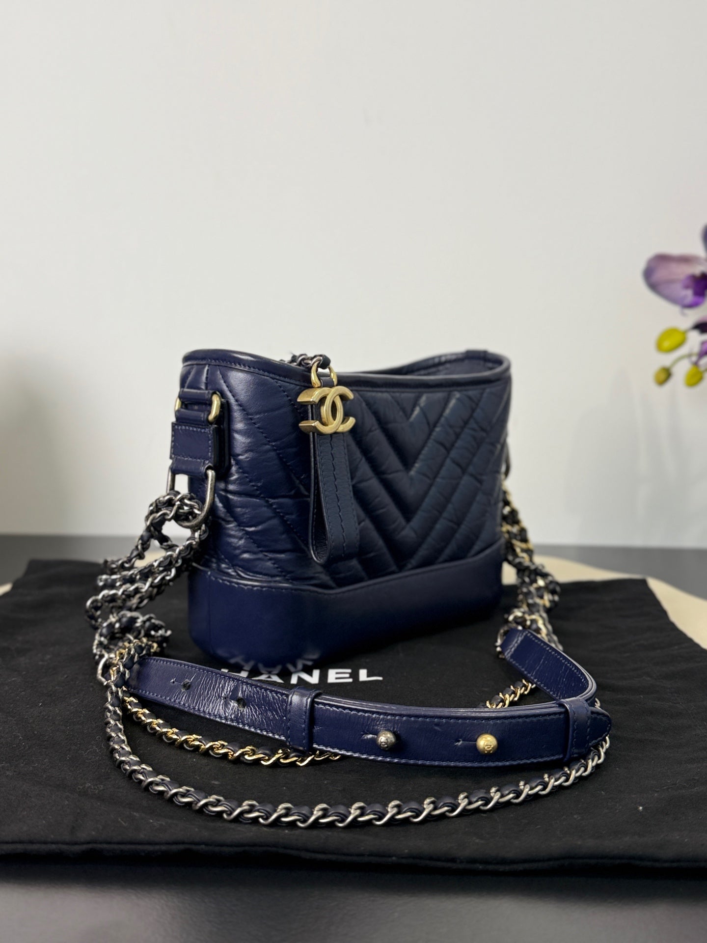 Chanel - Gabrielle Hobo Small - Aged calfskin leather - Navy - (small)