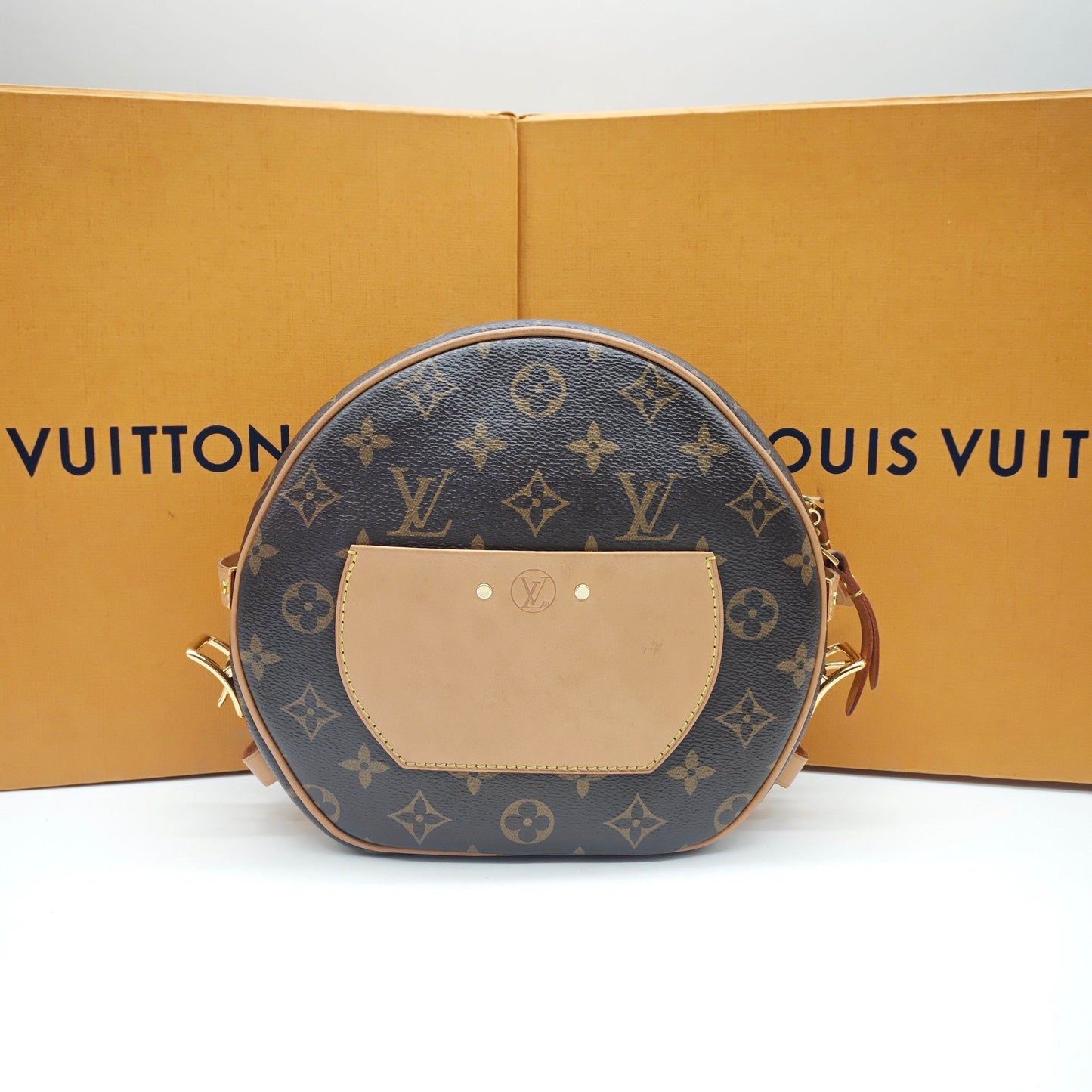 Louis Vuitton - Boite Chapeau Souple PM - Monogram coated canvas with Vachetta leather trim - Brown - (Small)