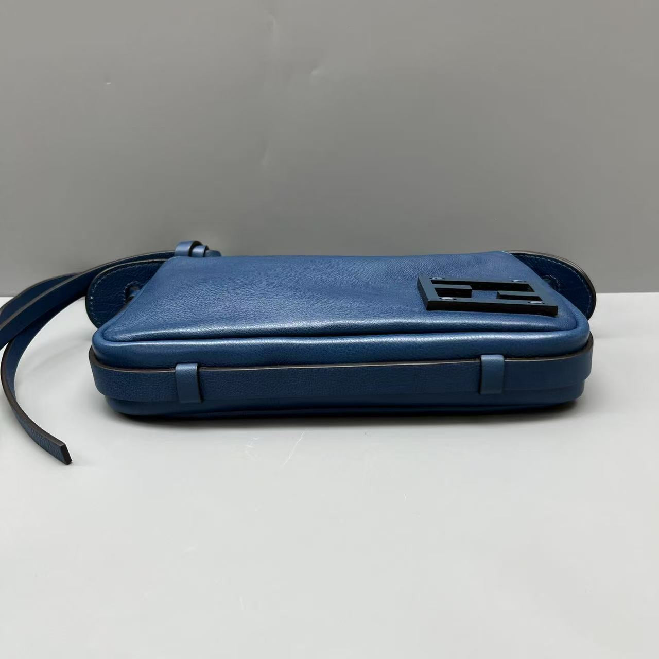 Fendi - Simply Shoulder Bag - Grained leather - Deep Blue - (Small)