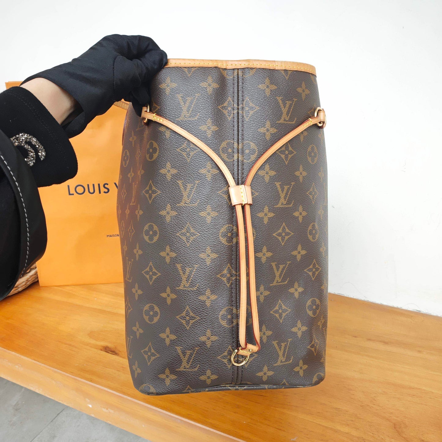 Louis Vuitton - Neverfull GM - Monogram coated canvas with natural cowhide leather trim - Brown - (Large)