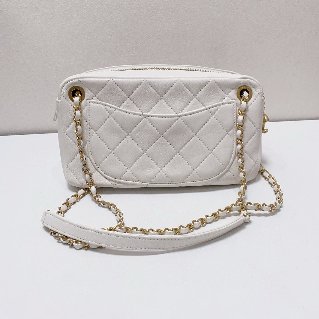 Chanel - Egypt Series Pearl Tassel Camera Bag - Lambskin leather - White - (small)