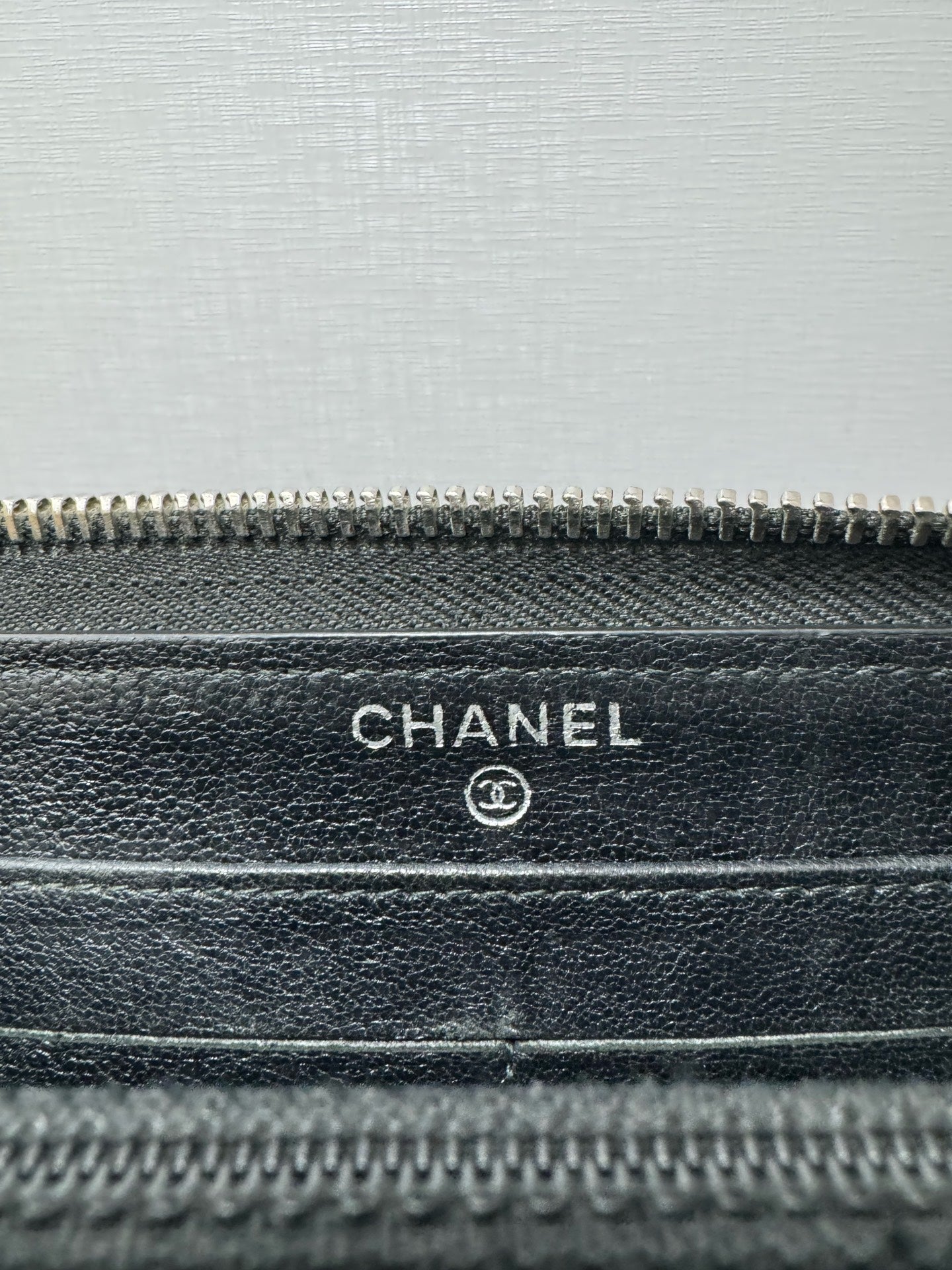 Chanel - Mumbai Collection Long Zip Wallet - Lambskin leather - Black - (medium)