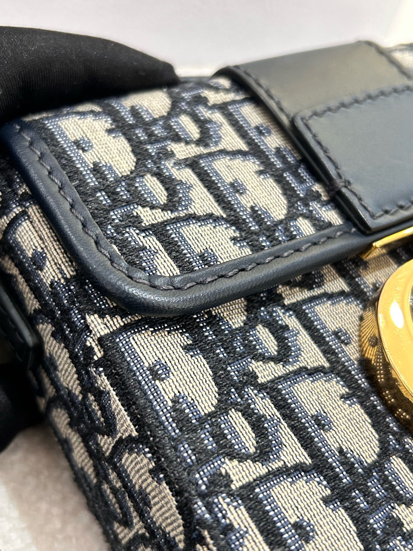 Dior - Montaigne Box Bag - Dior Oblique jacquard canvas with calfskin leather trim - Navy and Beige with Gold-Tone Hardware - (mini)