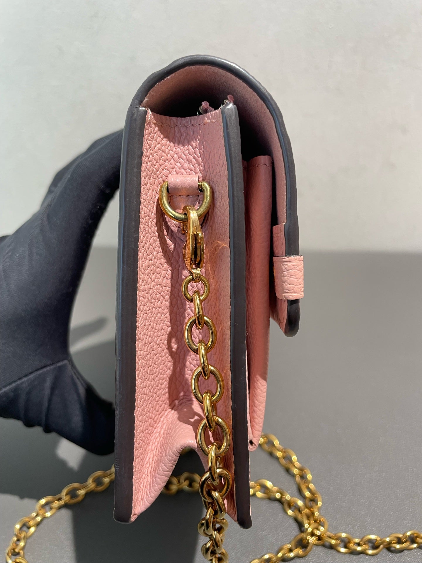 Louis Vuitton - Vavin WOC - Leather - Pink - (mini)