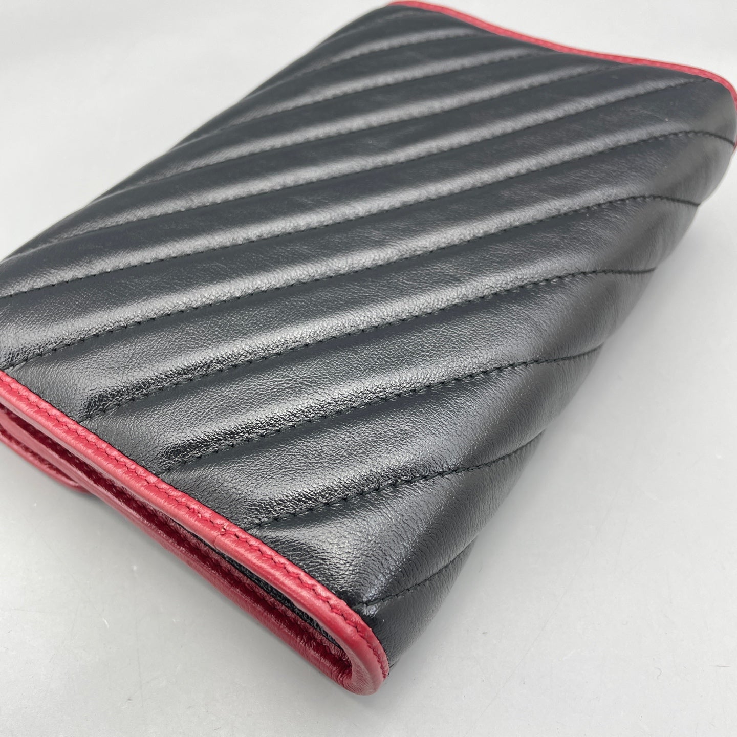 Gucci - Marmont Wallet on Chain (WOC) - Leather - Black with Red Trim - (mini)