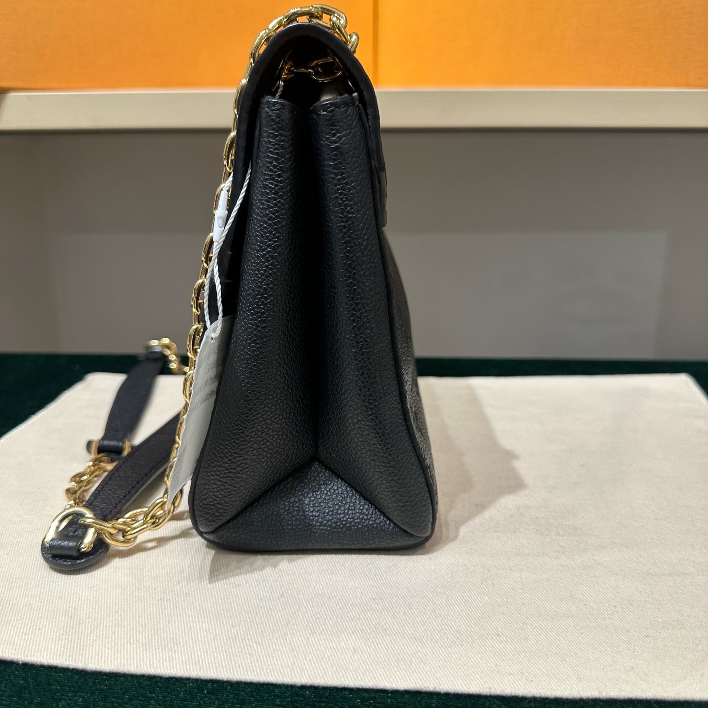 Louis Vuitton - Pochette Metis Monogram Empreinte - Monogram Empreinte leather - Black - (medium)