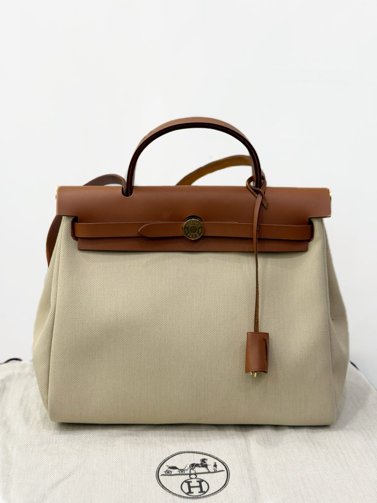 Hermès - Herbag Zip 31 Retourne - Veau Hunter leather and Officier canvas - Golden Brown and Beige - (Medium)