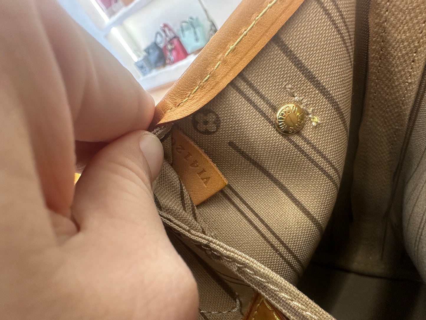 Louis Vuitton - Neverfull MM - Monogram coated canvas with natural cowhide leather trim and textile lining - Brown - (Medium)