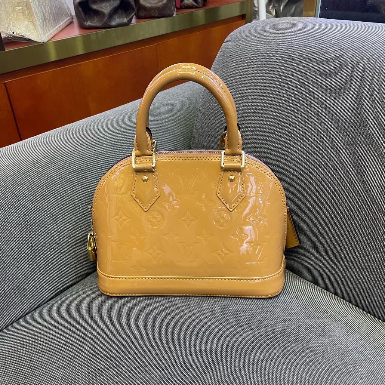 Louis Vuitton - Alma BB - Patent leather - Beige - (mini)