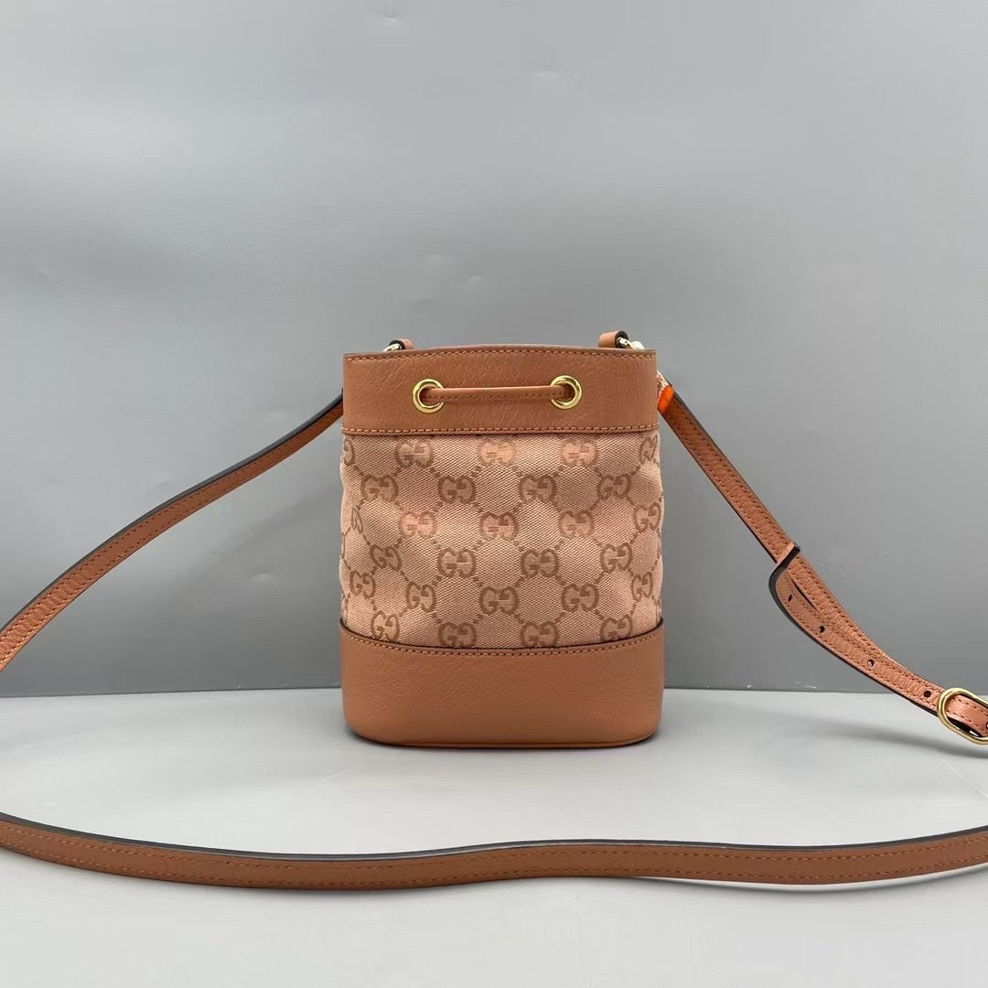 Gucci - Op Small Bucket Bag - GG monogram canvas with grained leather trim - Pink - (Mini)