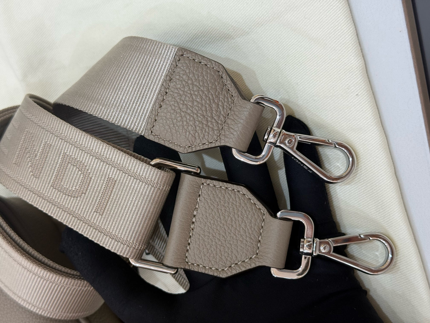 Fendi - Roma Camera Bag - Grained leather - Grey - (small)