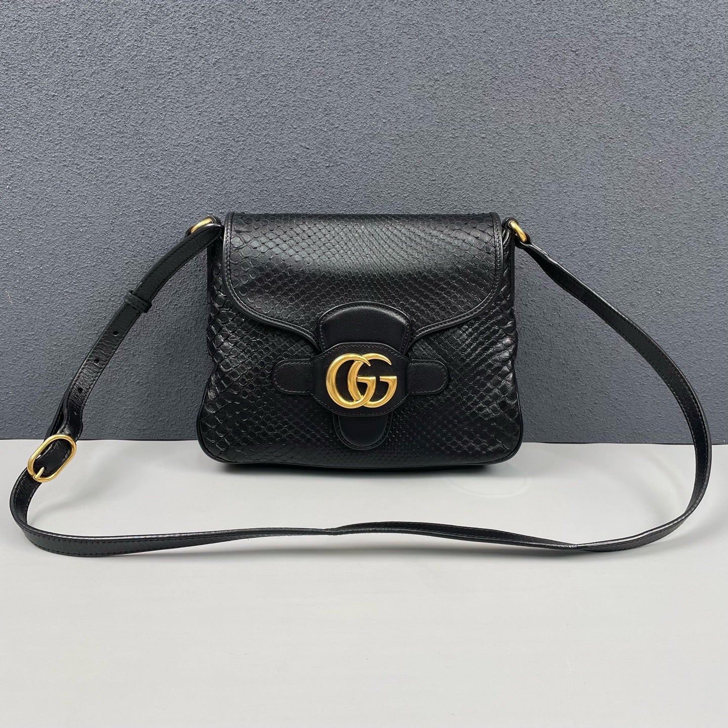 Gucci - GG Messenger Bag - Exotic leathers - Python and Leather - Black - (small)