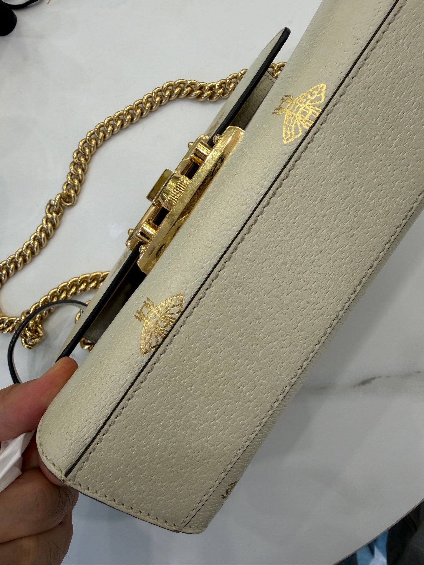 Gucci - Padlock Small Shoulder Bag with Bee Motif - Grained leather - White - (Small)