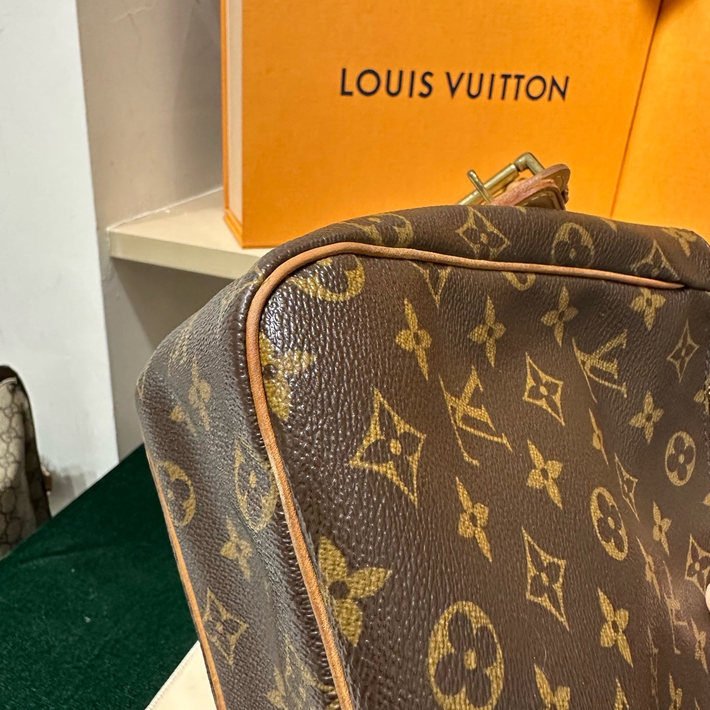 Louis Vuitton - Camel Shoulder Bag - Monogram coated canvas with Vachetta leather trim - Brown - (medium)