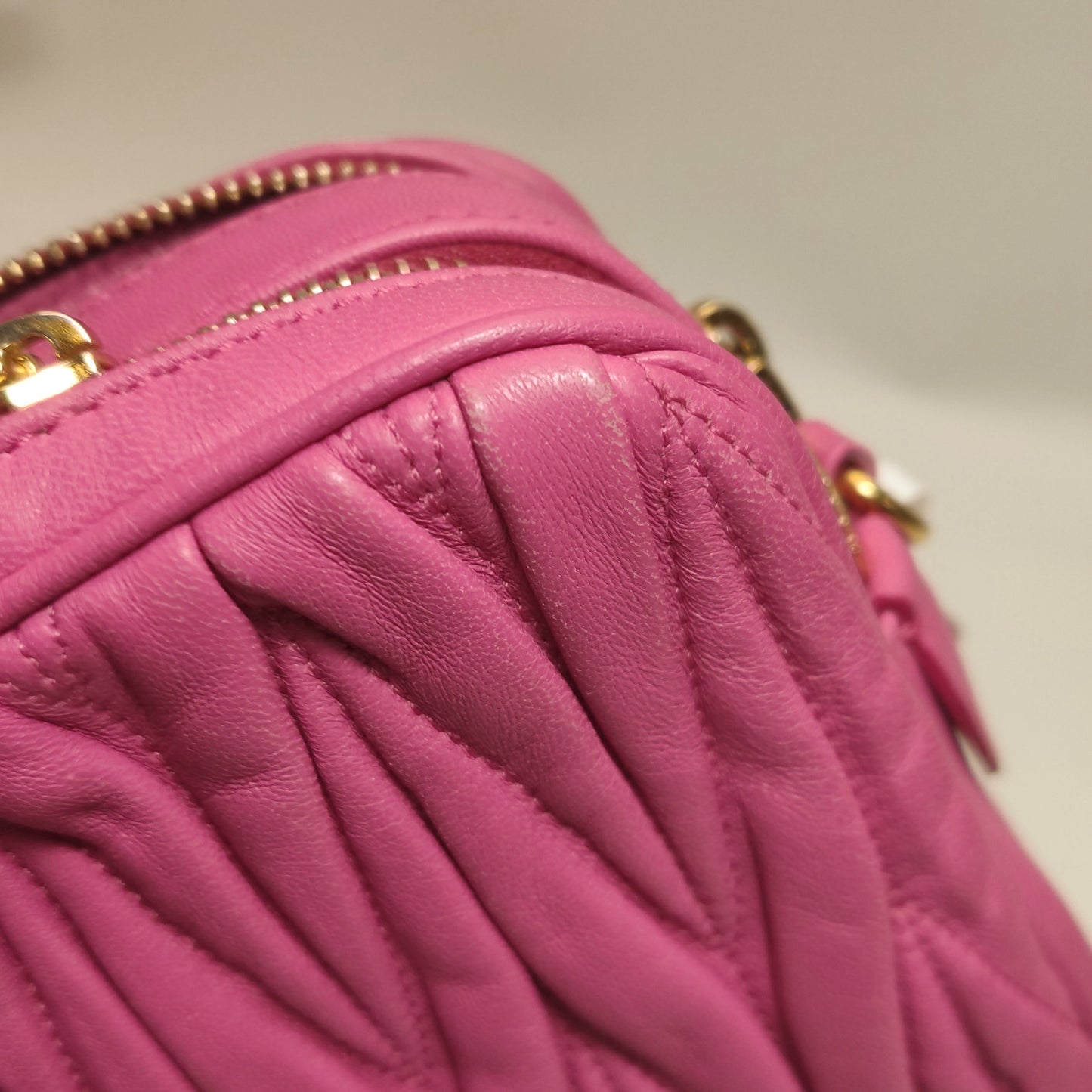 Miu Miu - Matelassé Camera Bag - Lambskin leather - Pink - (mini)