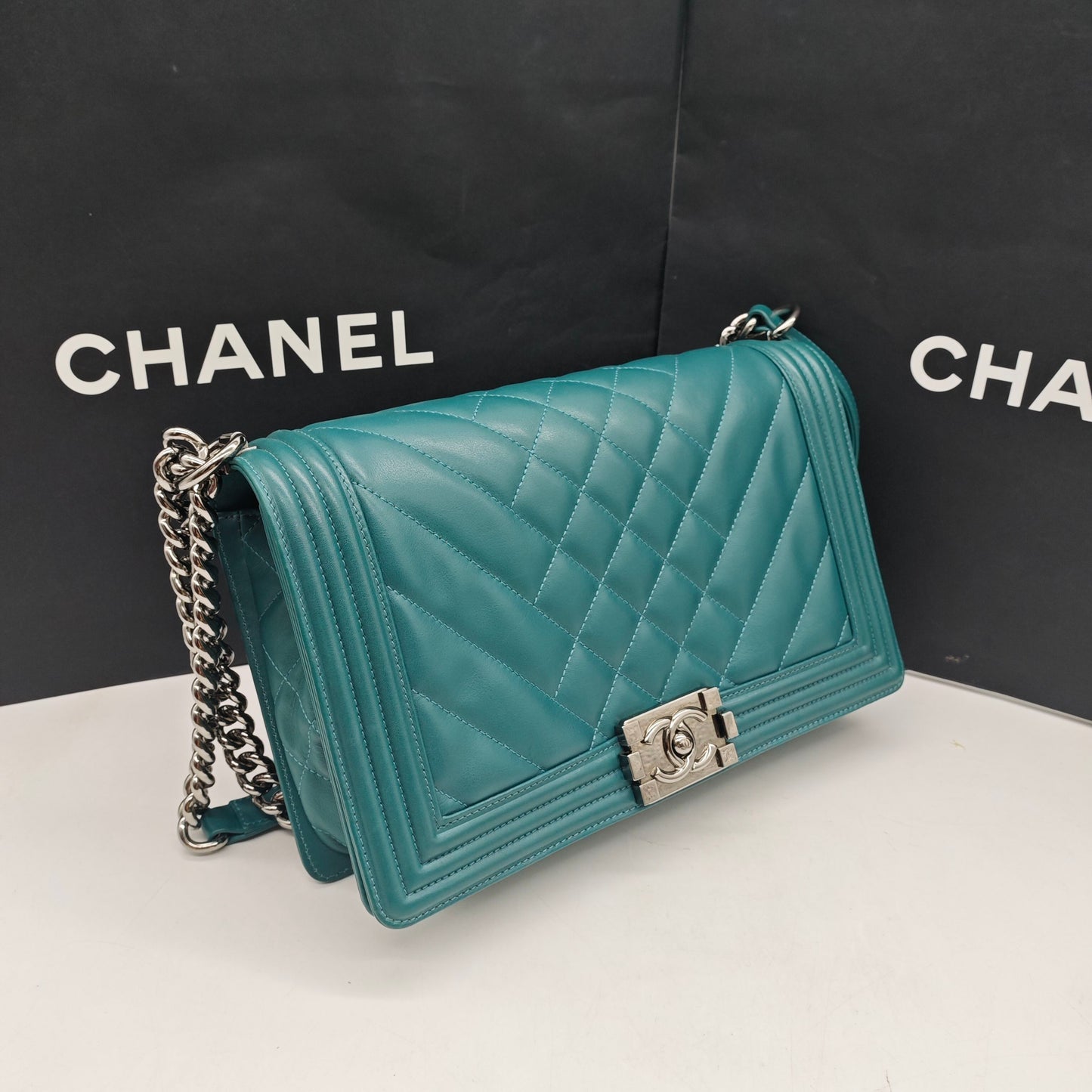 Chanel - Boy Bag - Smooth Calfskin Leather - Green - (Large)