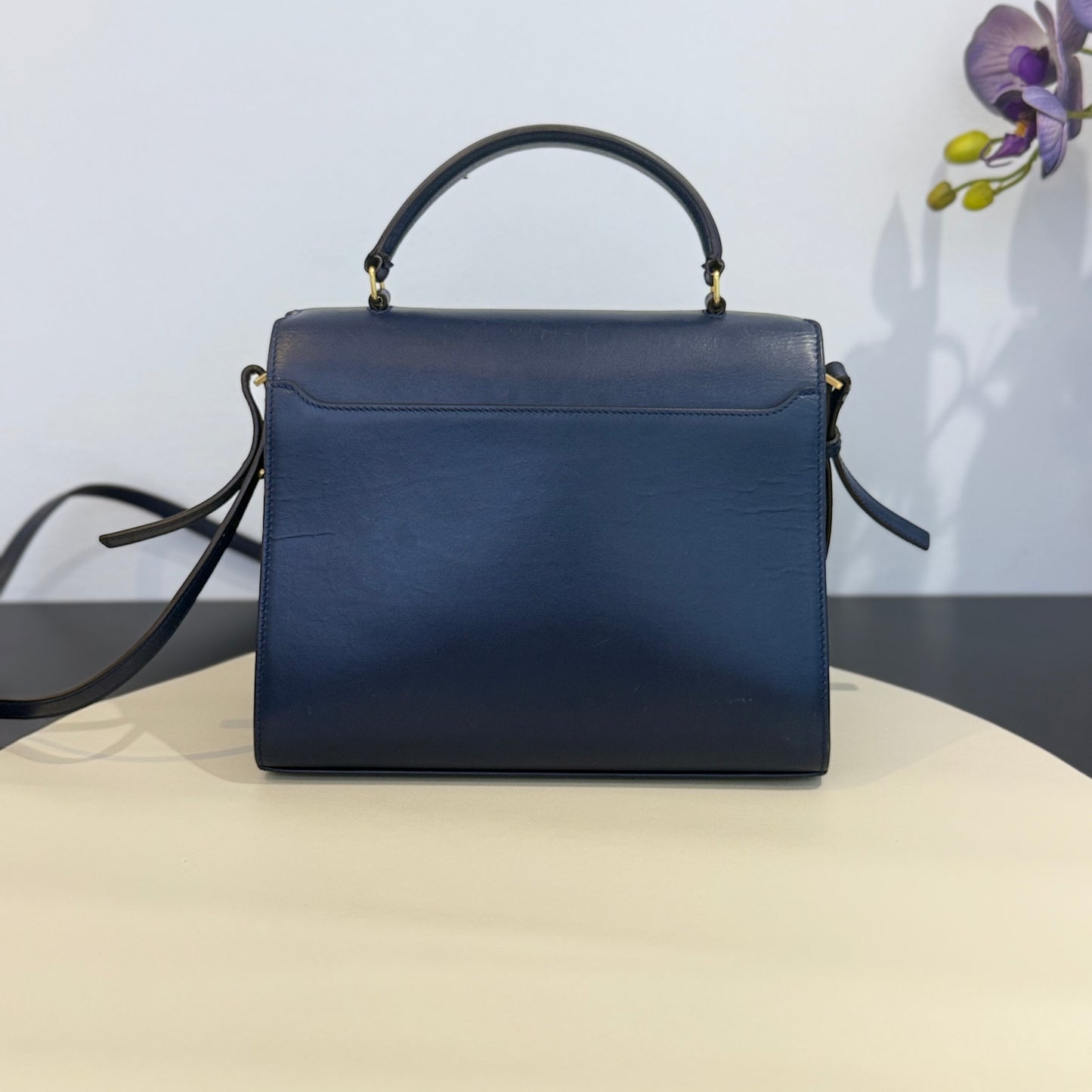 Saint Laurent - Cassandra Top Handle Bag - Smooth calfskin leather and goatskin suede - Navy with Gold-Tone Hardware - (medium)