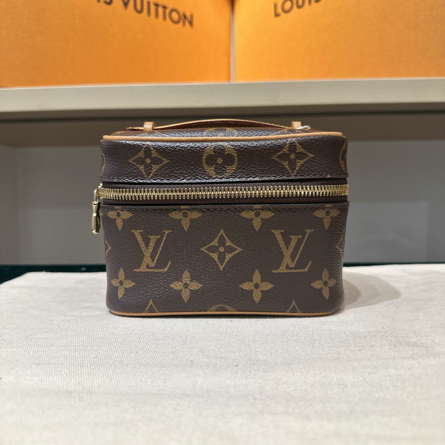 Louis Vuitton - Nice Nano - Monogram coated canvas with Vachetta leather trim and gold-tone hardware - Brown - (mini)