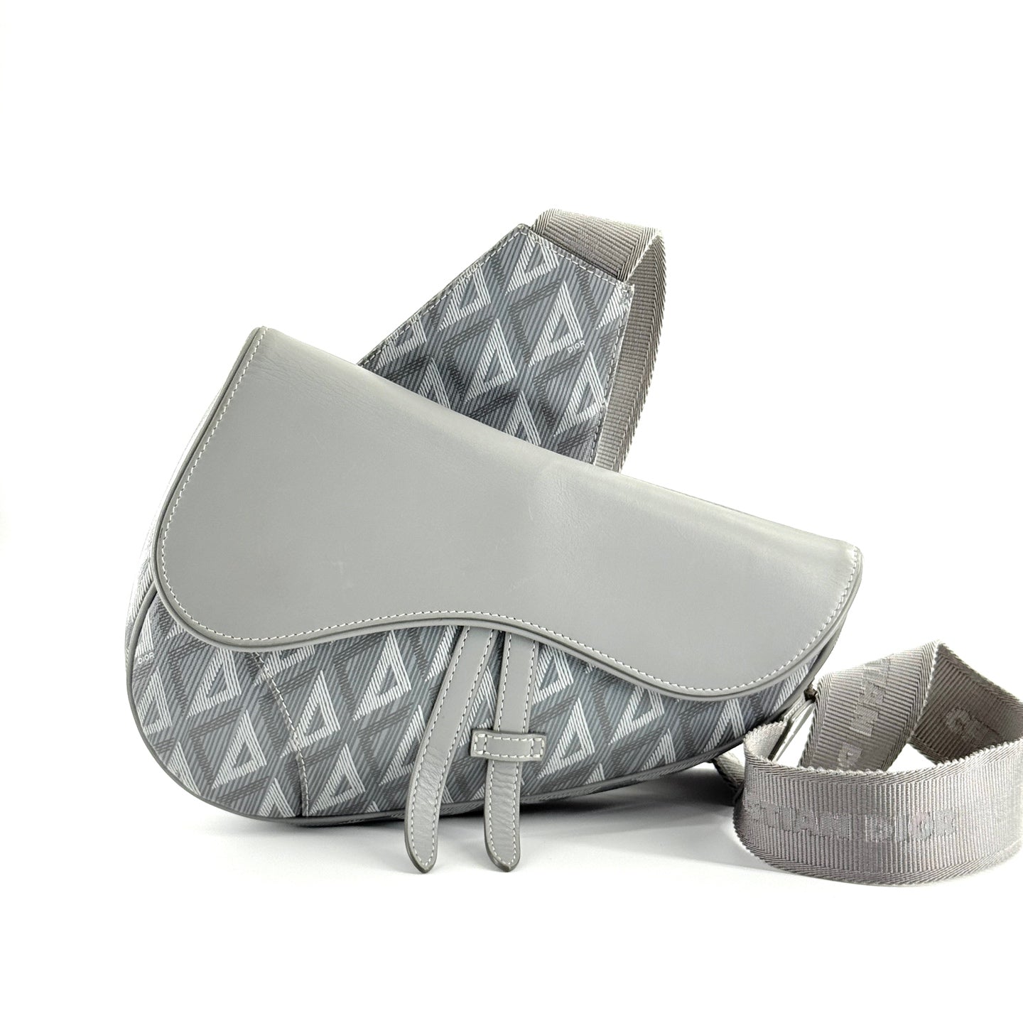 Dior - Saddle Bag - Dior Gravity technical fabric and smooth calfskin leather - Grey - (medium)